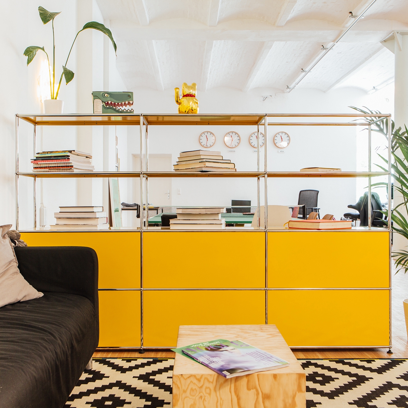 Afficher le produit USM Haller Shelving | Golden yellow du fabricant USM