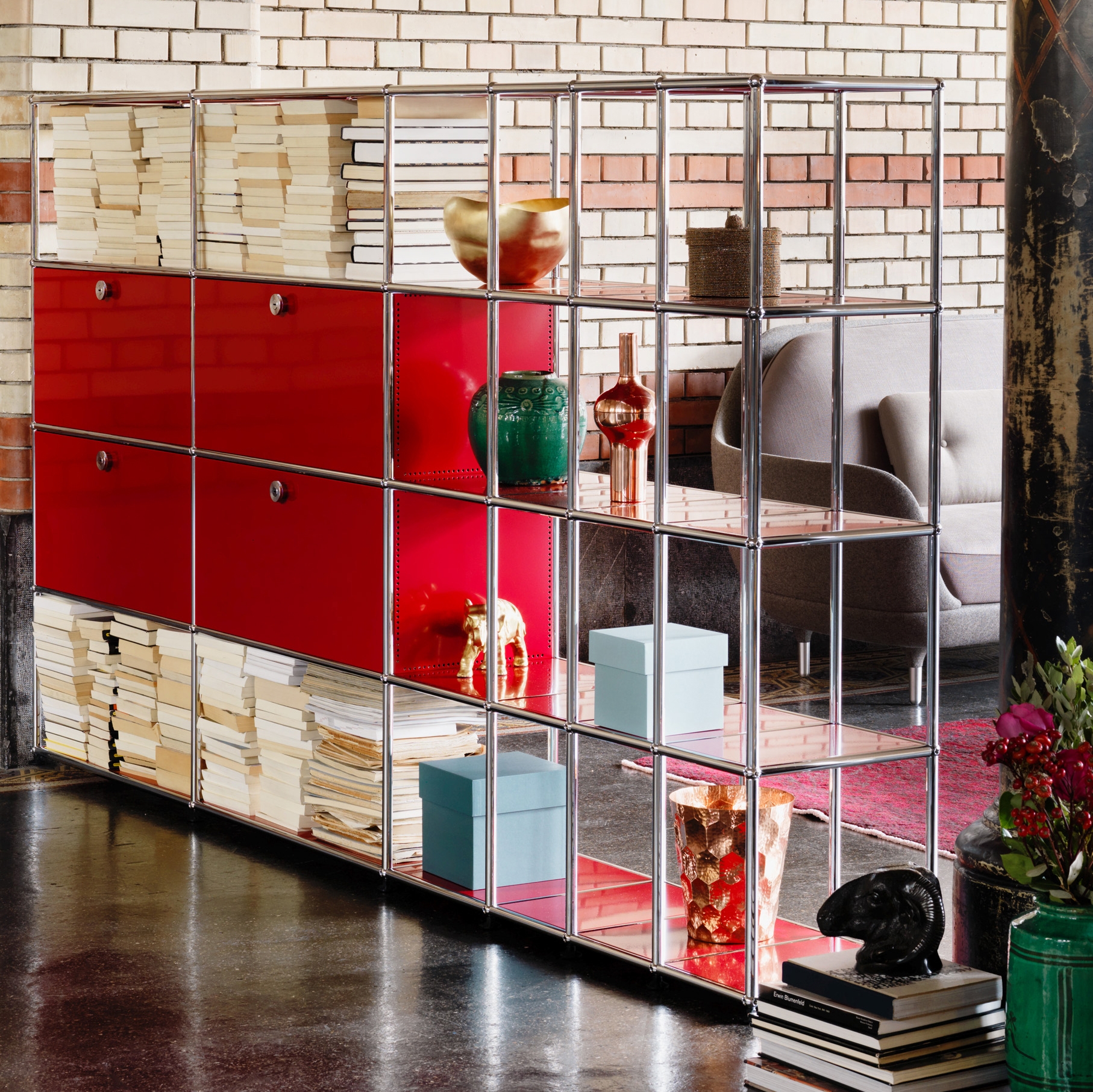Afficher le produit USM Haller Shelving | USM Ruby Red du fabricant USM