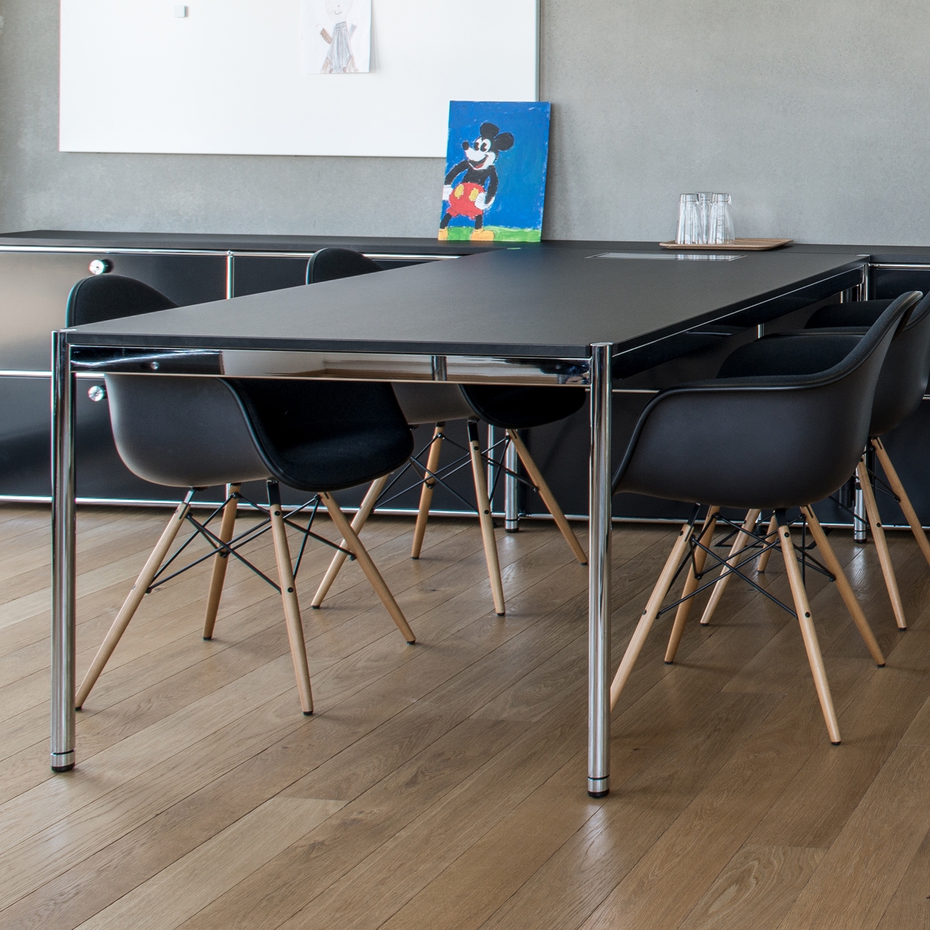 Display product USM Haller Table | Black from manufacturer USM