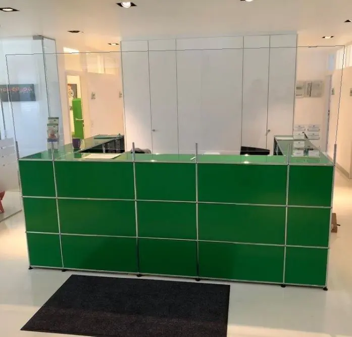 USM - USM Haller Reception Station with Protection Screen | USM Green