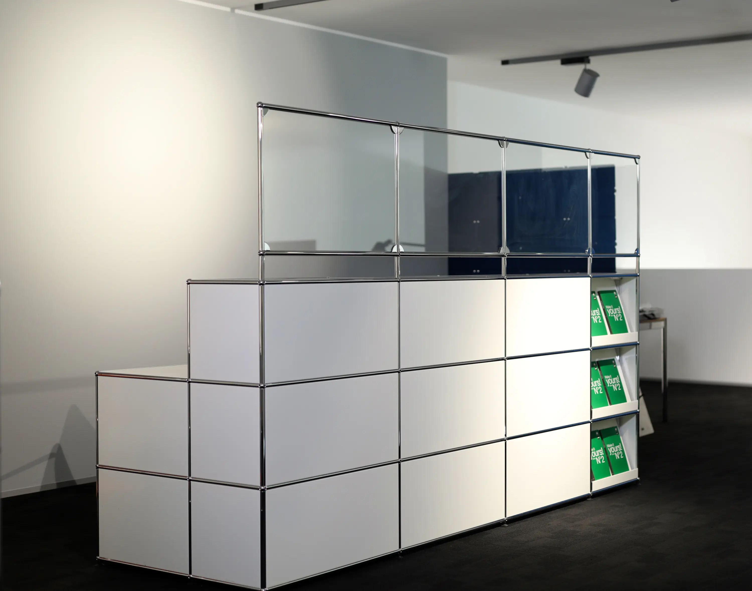 USM - USM Haller Empfangstheke mit Schutzaufsatz | Reinweiss