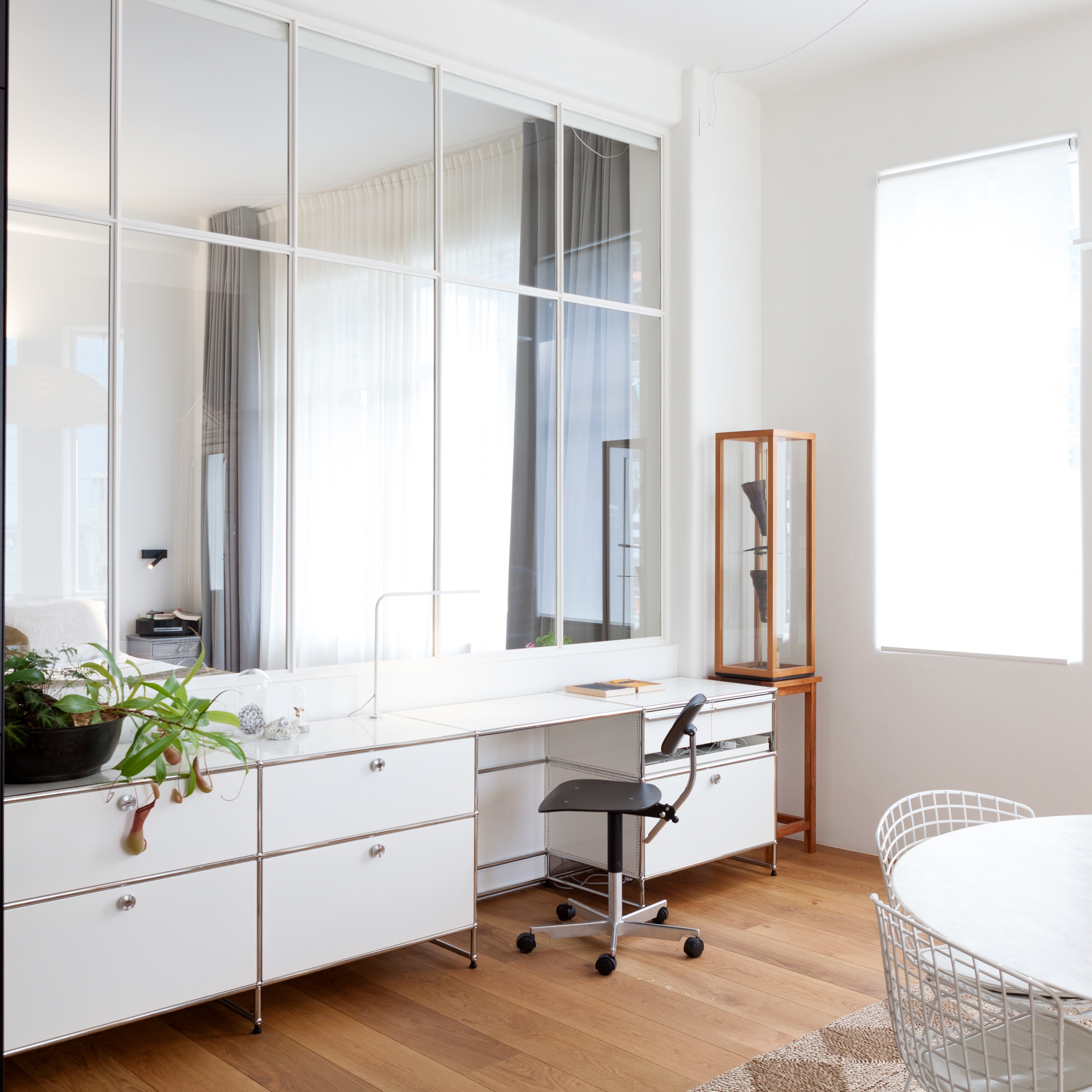 Display product USM Haller Credenza | Pure White from manufacturer USM