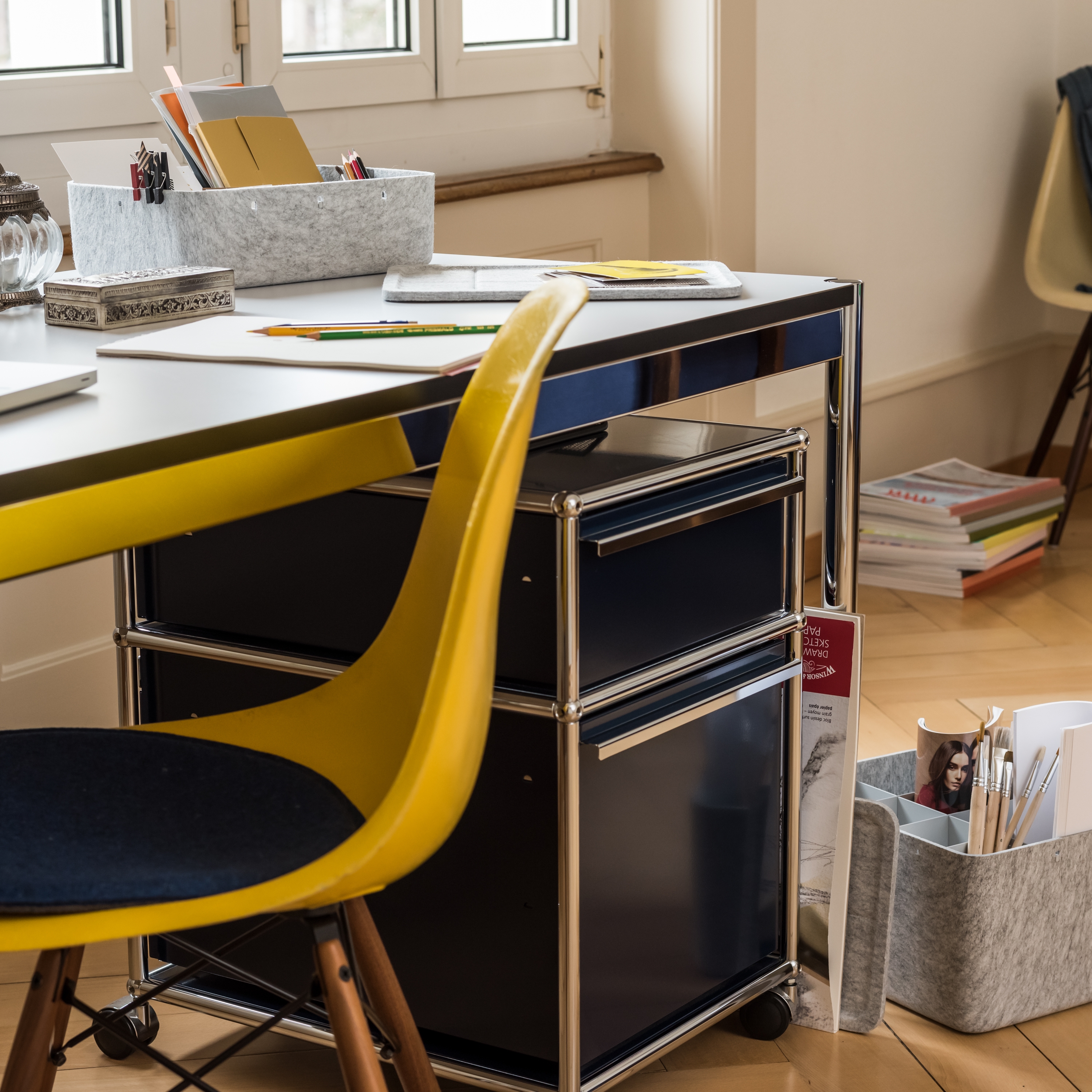 USM Haller Pedestal | Steel Blue