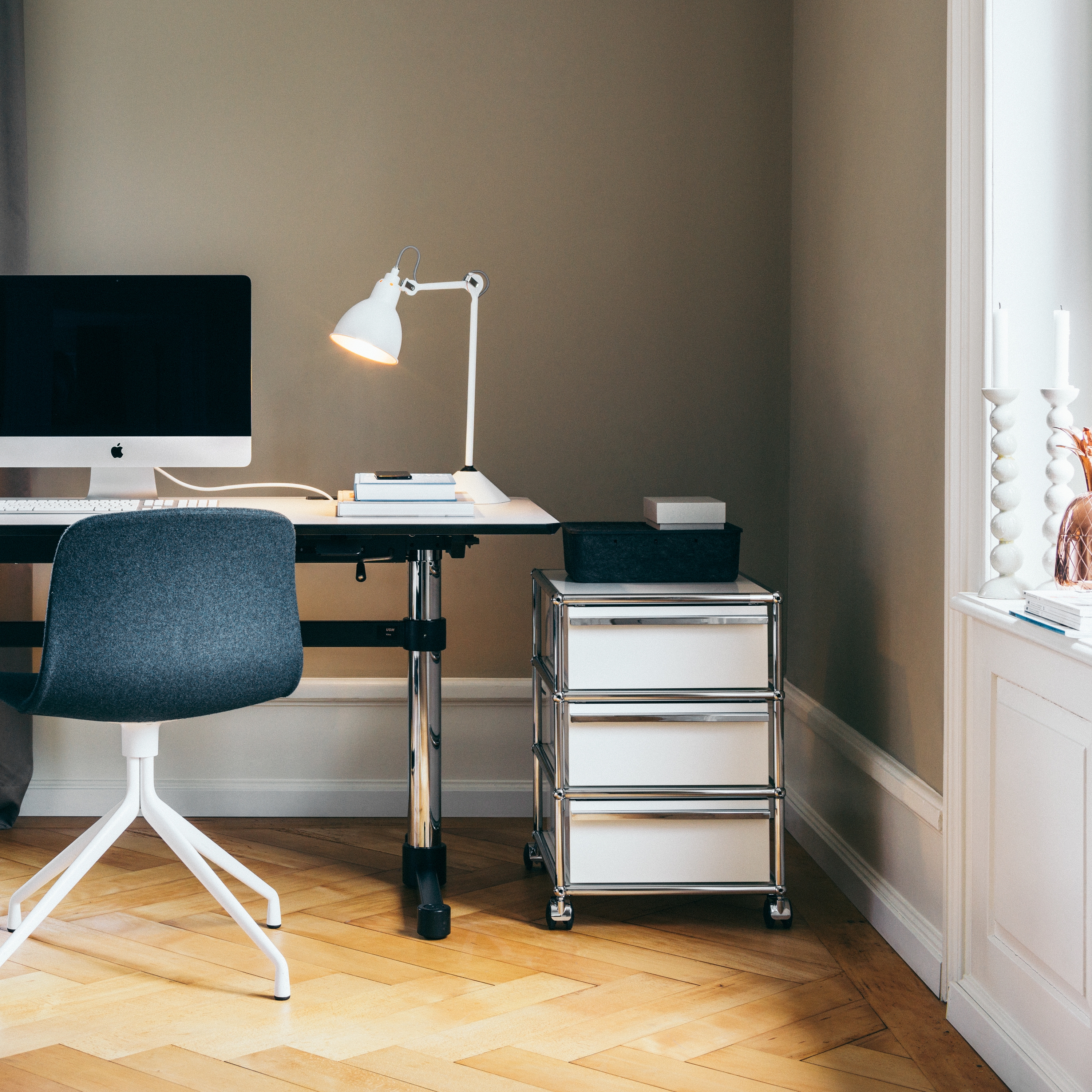 USM Haller Pedestal | pure white