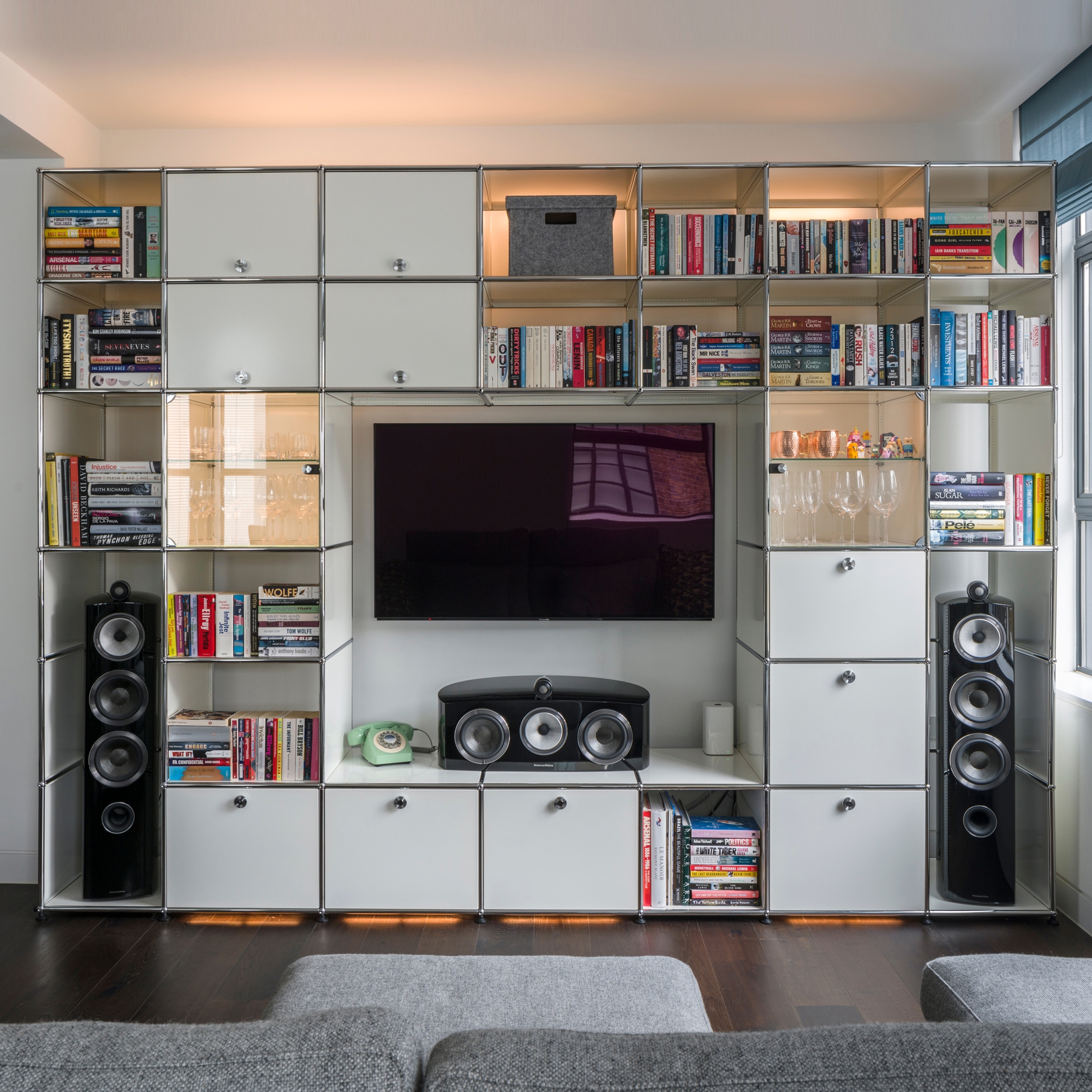 Afficher le produit USM Haller E Shelf | Pure White du fabricant USM