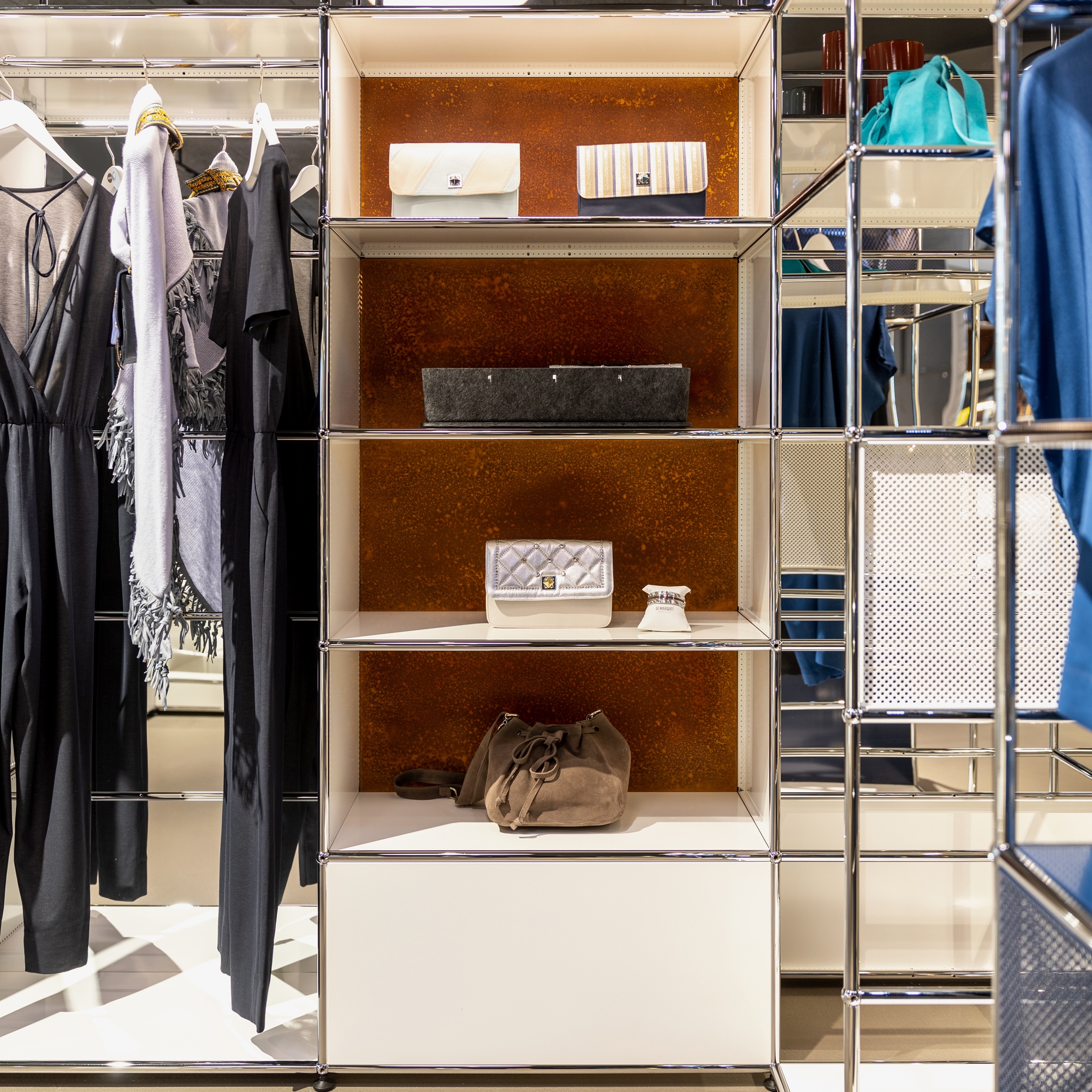 Mostra il prodotto USM Haller E Shelf | Pure White del produttore USM