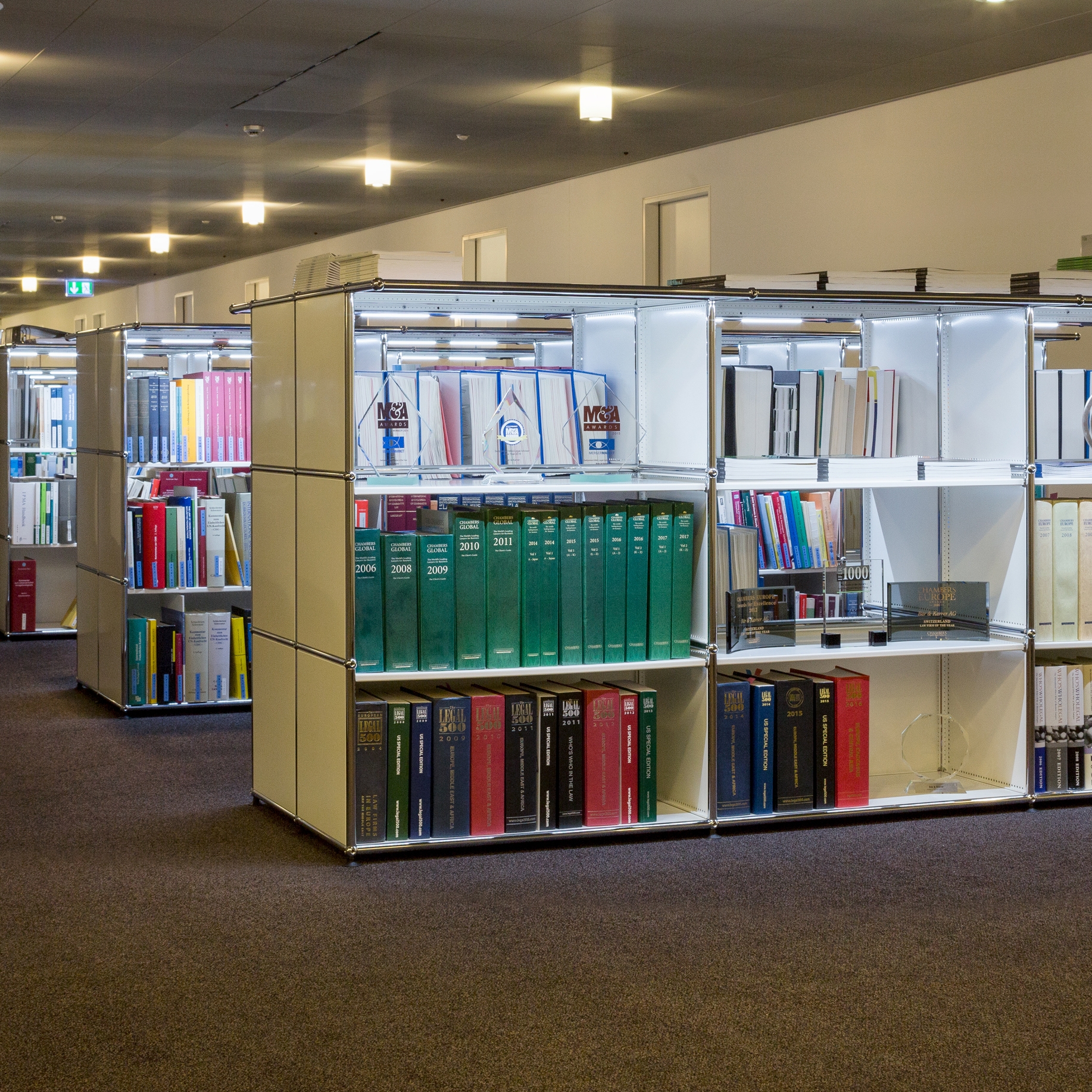 Display product USM Haller E Storage | Pure White from manufacturer USM