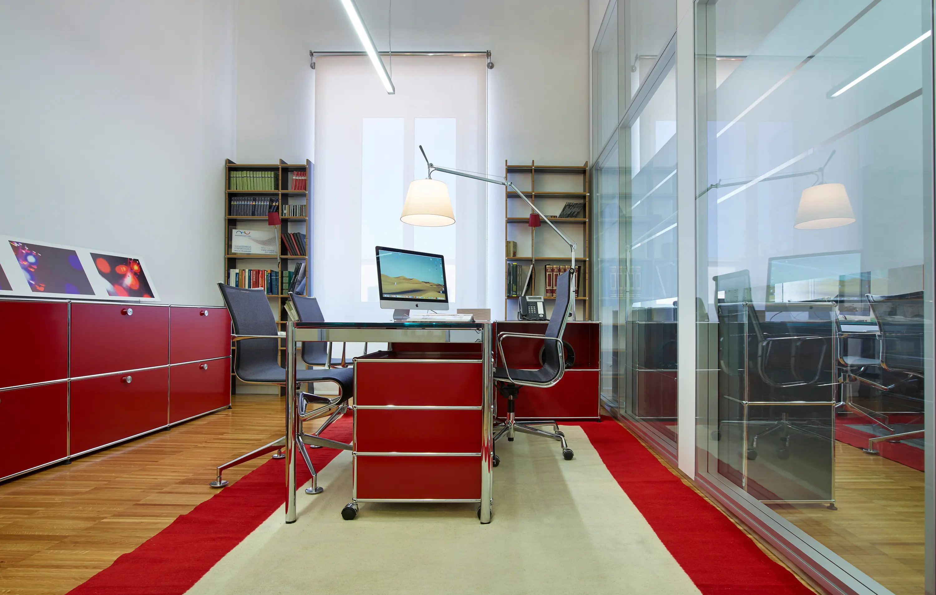 USM - USM Haller Pedestal | USM Ruby Red