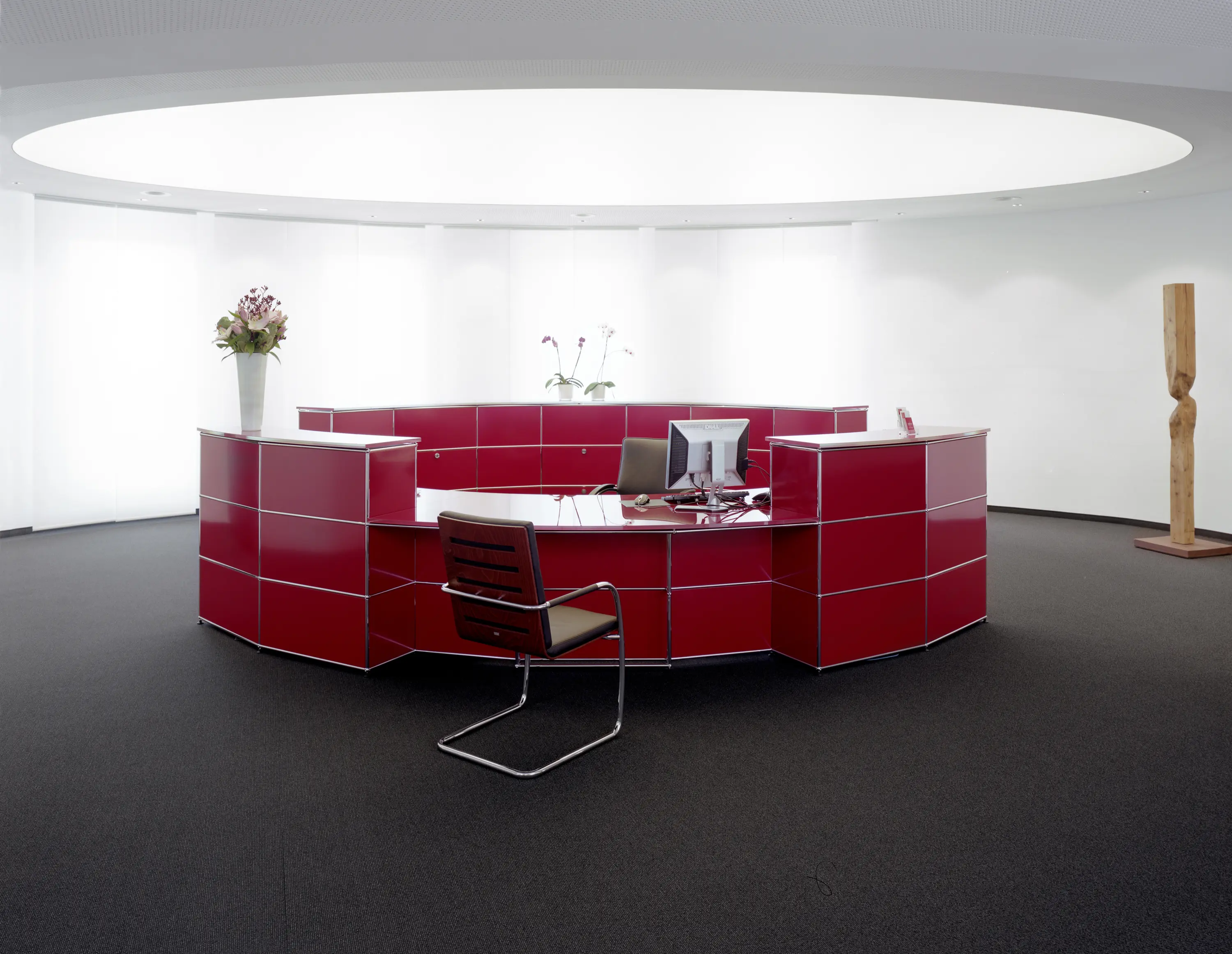 USM - USM Haller Reception Station | USM Ruby Red