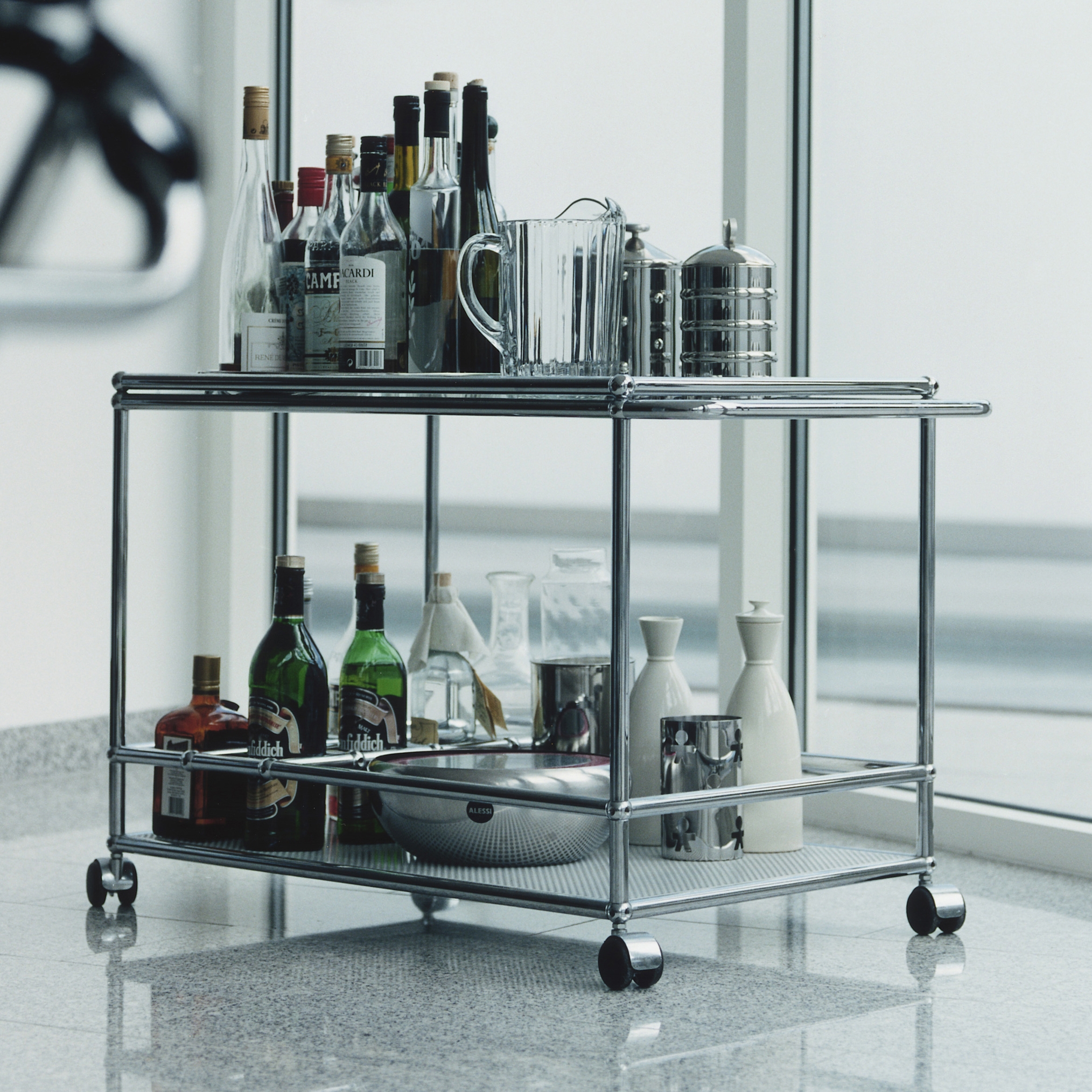Afficher le produit USM Haller Serving Cart | Light Gray du fabricant USM