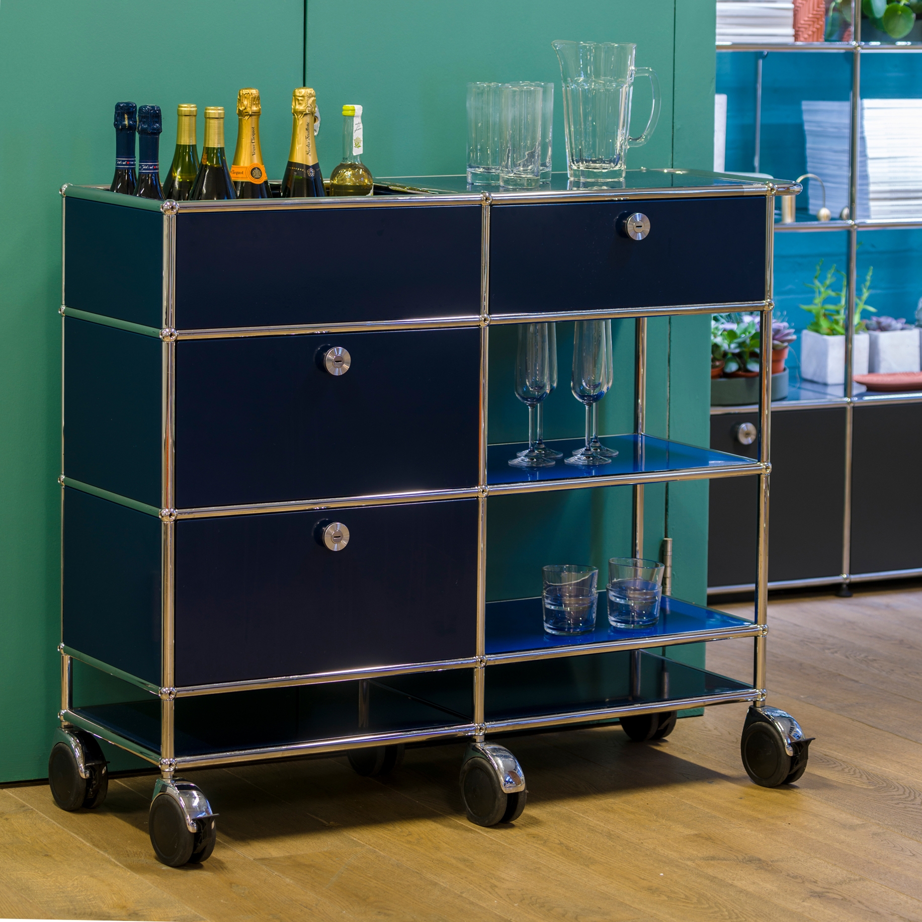 Mostrar el producto USM Haller Serving Cart | Steel Blue del fabricante USM