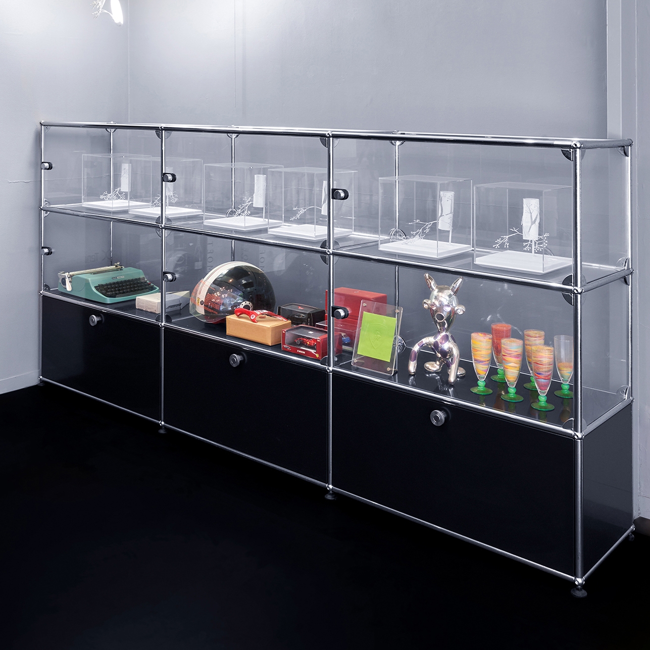 Display product USM Haller Showcase | Graphite Black from manufacturer USM
