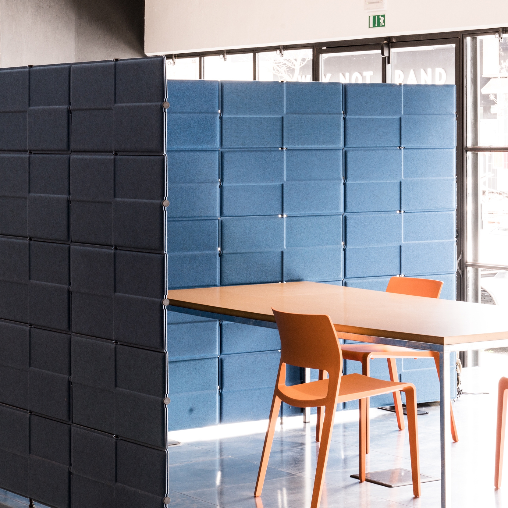 Display product USM Privacy Panels | Blue from manufacturer USM
