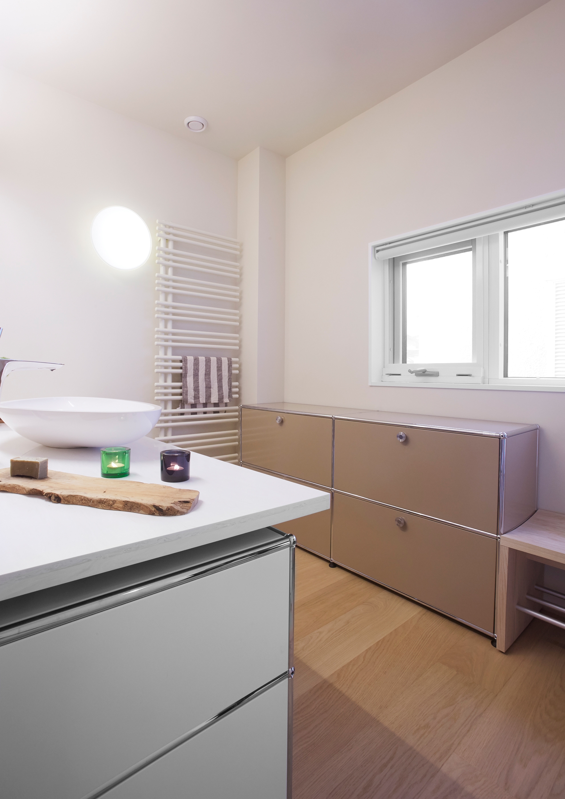 Display product USM Haller Credenza | USM Beige from manufacturer USM