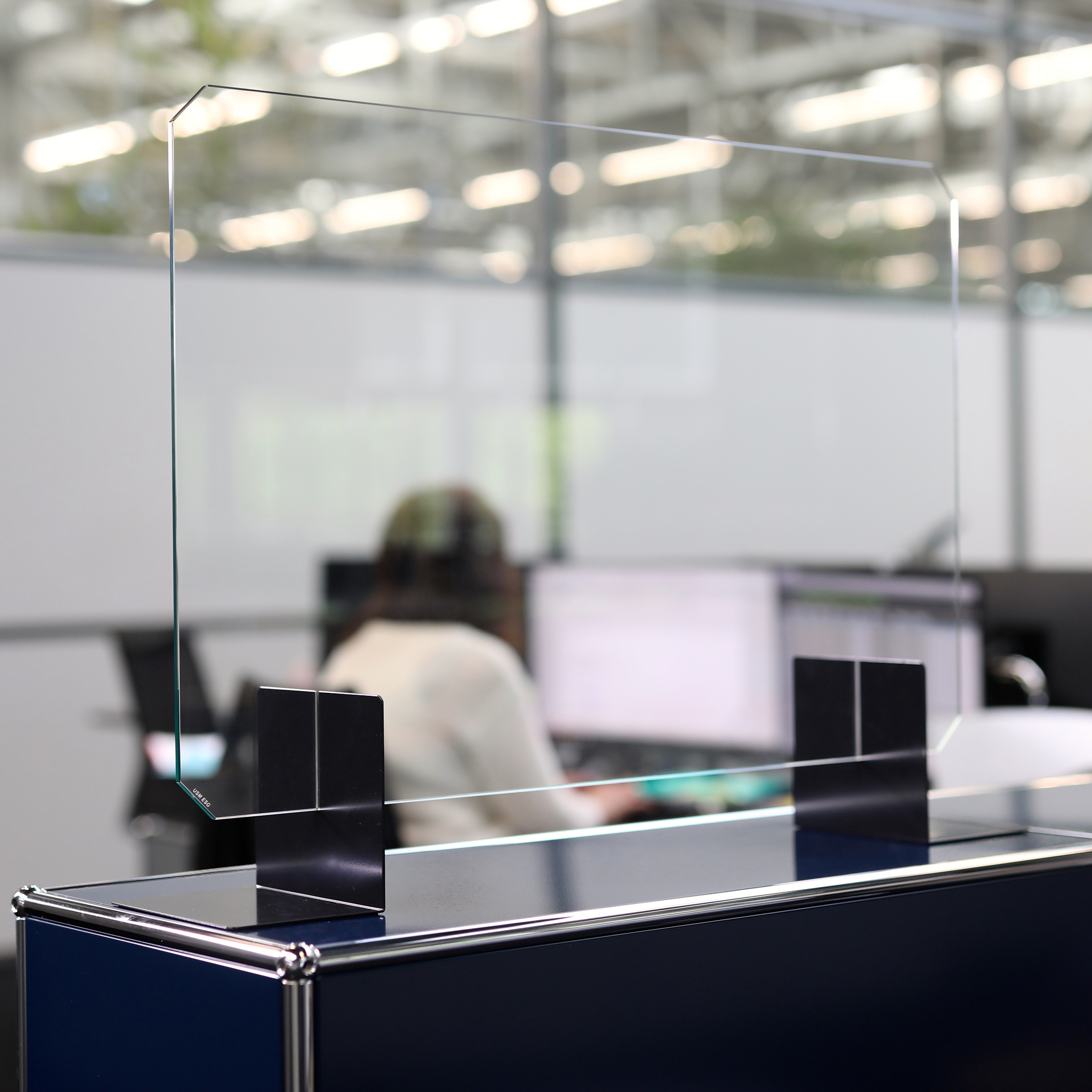 Display product USM Haller Reception Station with Protection Screen | Steel Blue from manufacturer USM
