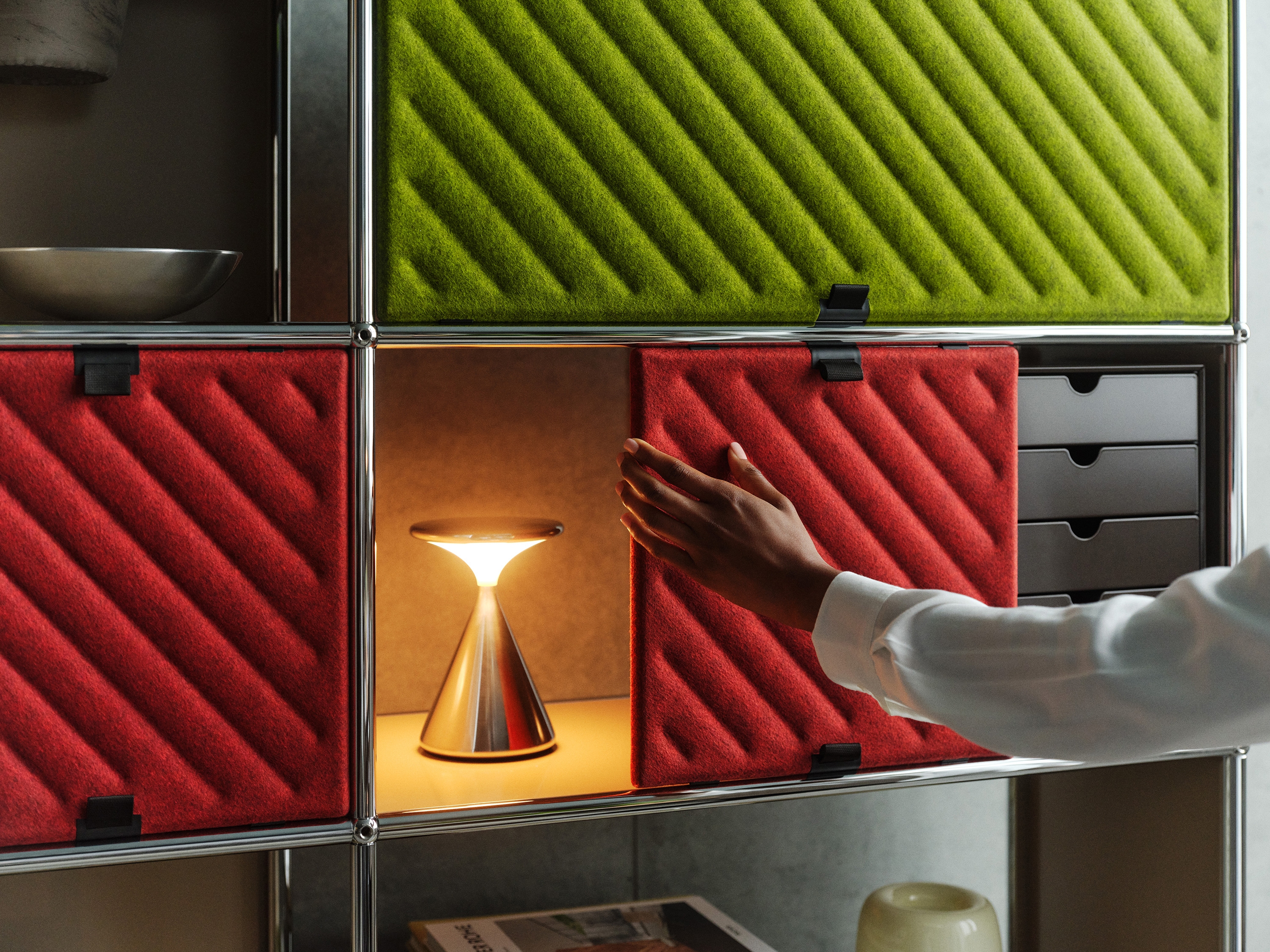 USM HALLER SOFT PANEL | SHELVING GREEN CURVED - Shelving from USM