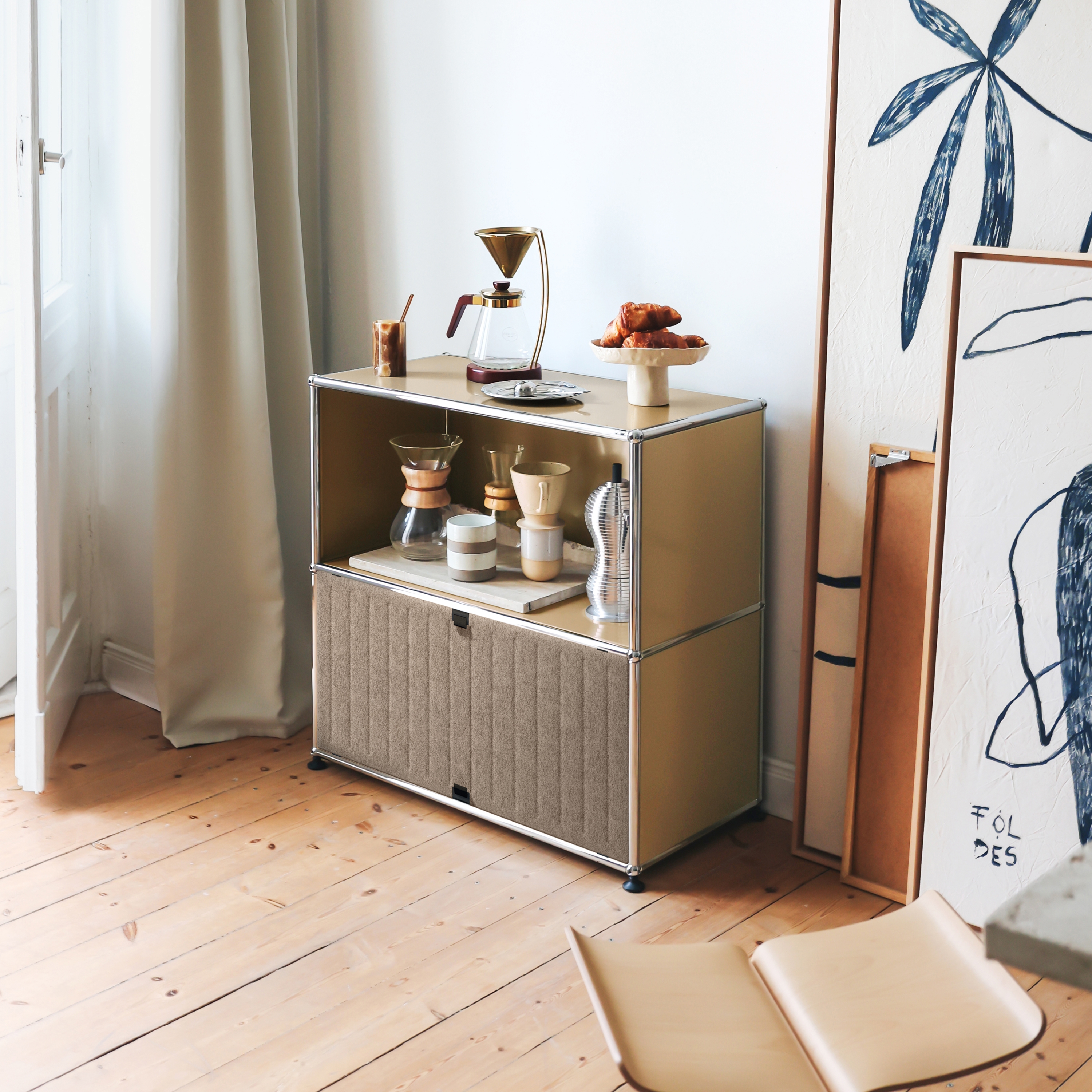 Produkt USM Haller Soft Panel | Beistellmöbel Taupe Vertikal des Herstellers USM anzeigen
