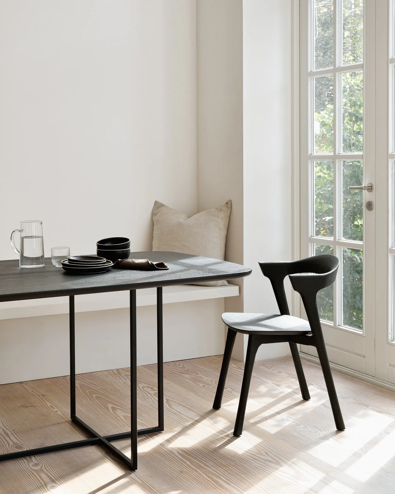 Ethnicraft - Arc | Oak black dining table