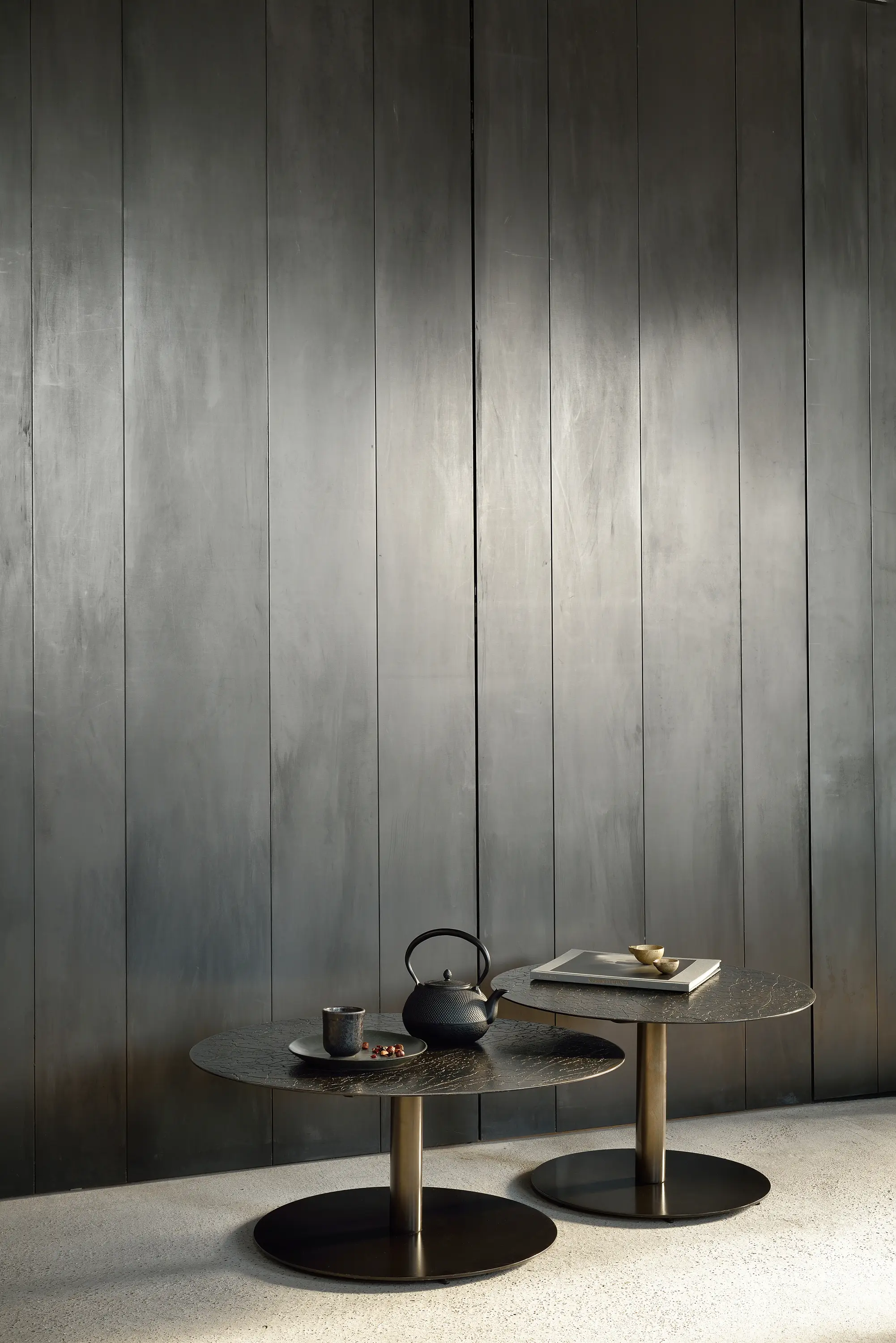 Ethnicraft - Sphere | Coffee table - umber