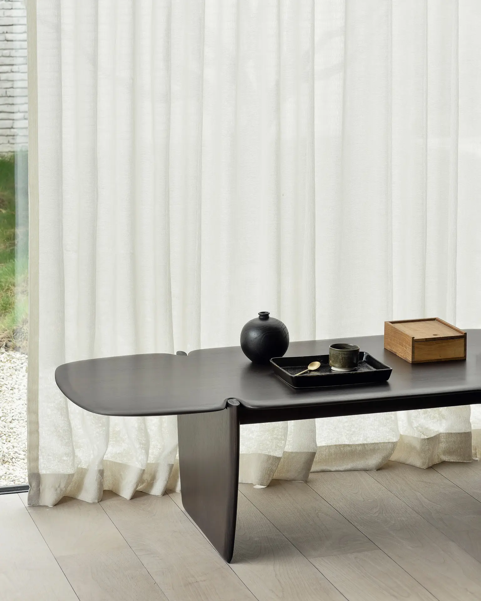 Ethnicraft - PI | Mahogany dark brown side table - varnished