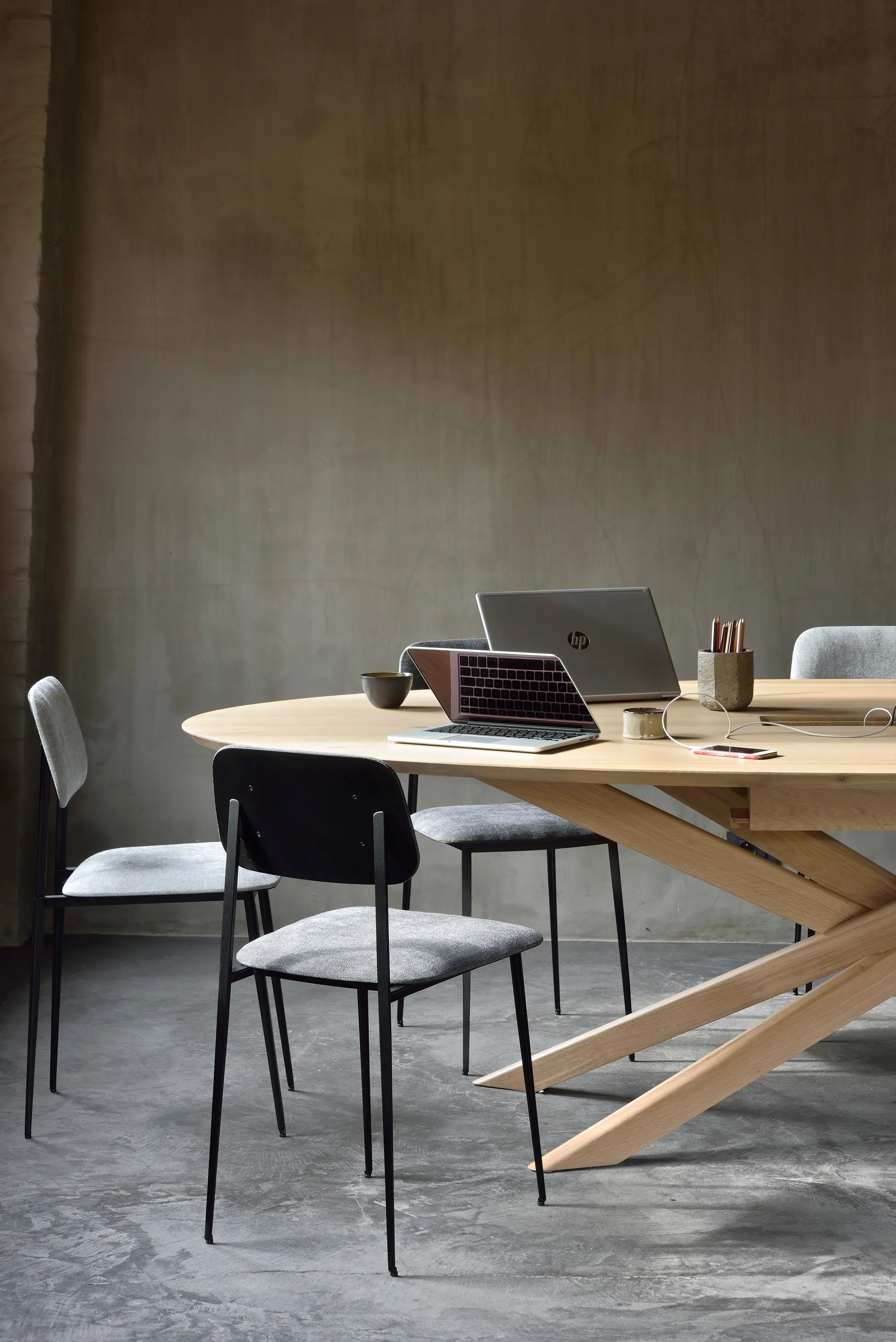 Ethnicraft - Mikado | Oak round dining table