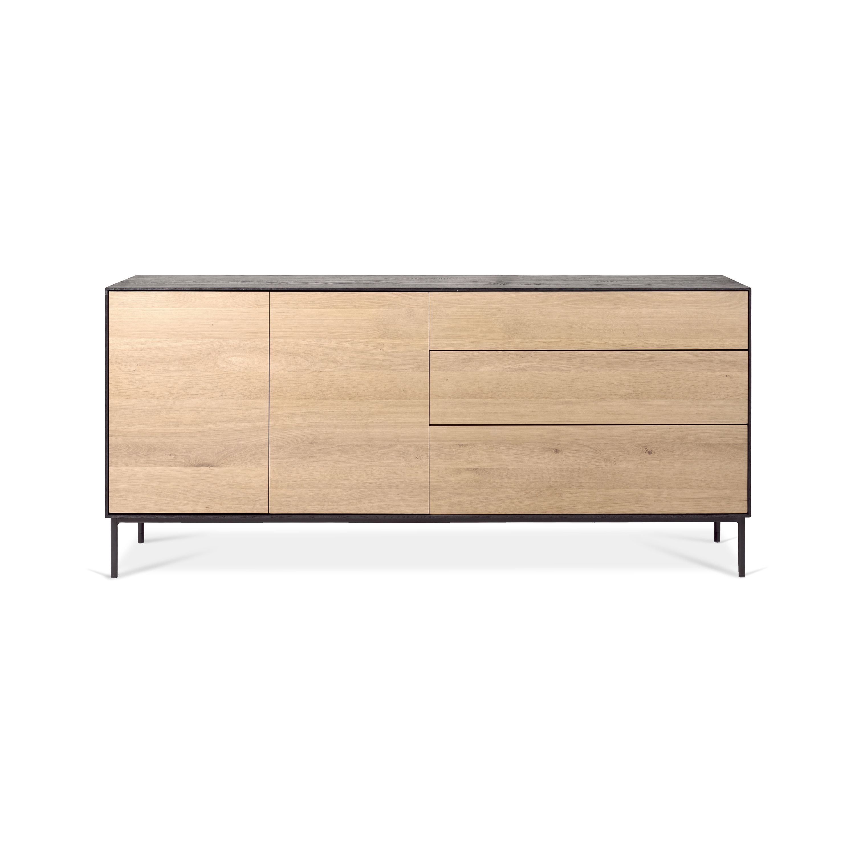 Mostra il prodotto Blackbird | Oak sideboard - 2 doors - 3 drawers - varnished del produttore Ethnicraft