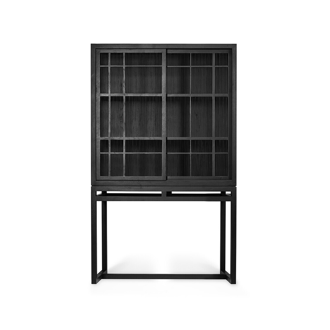 Vertoon produk Burung | Oak black storage cupboard - 2 sliding doors - varnished van vervaardiger Ethnicraft