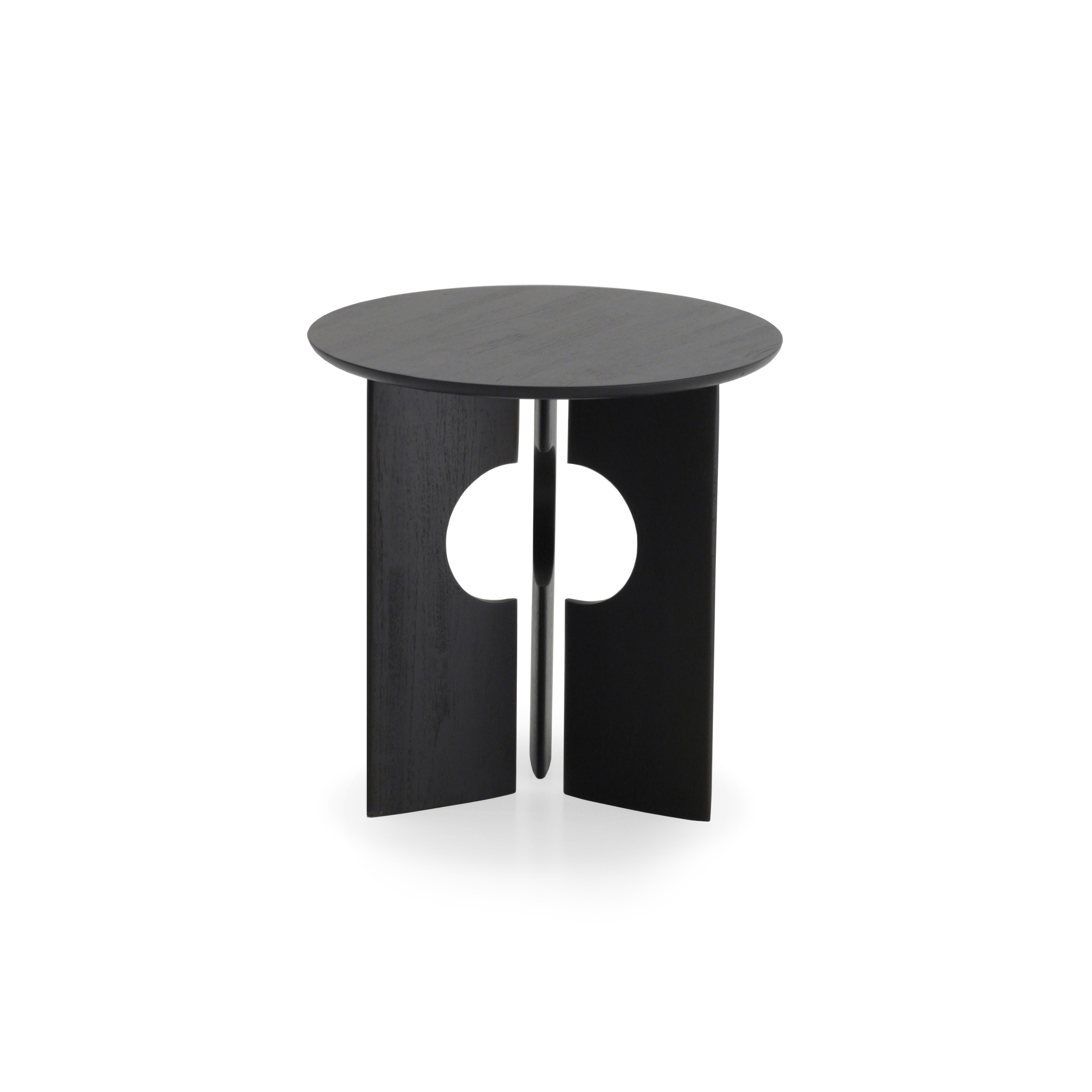 Display product Cove | Teak black side table - varnished from manufacturer Ethnicraft