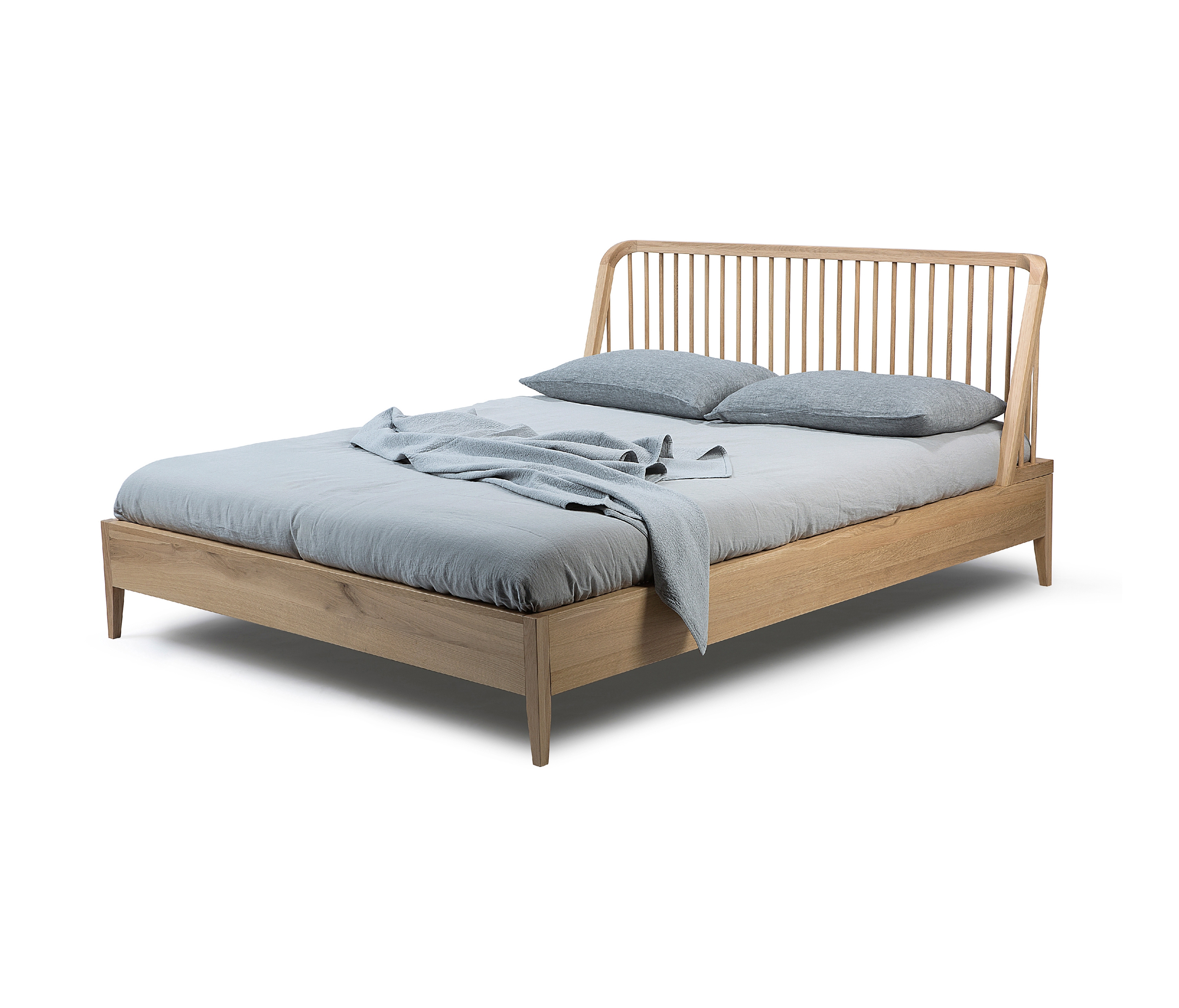Display product Spindle | Oak bed - without slats - mattress 160x200 - varnished from manufacturer Ethnicraft