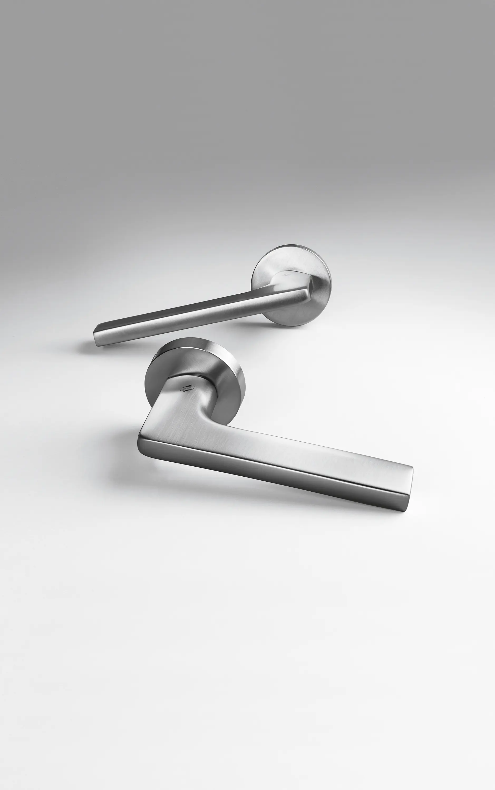 COLOMBO DESIGN - Gira