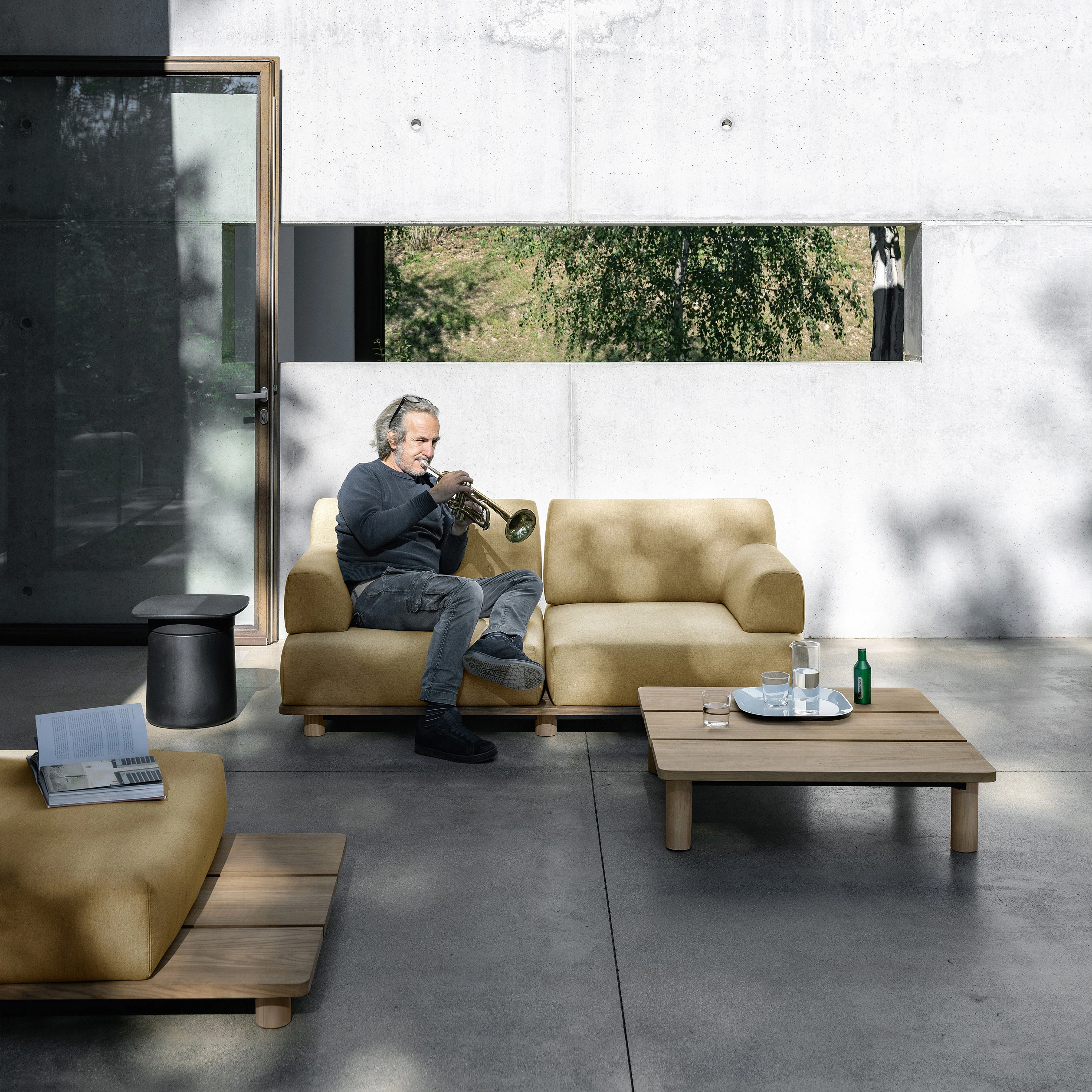 OUTDOOR SEATS