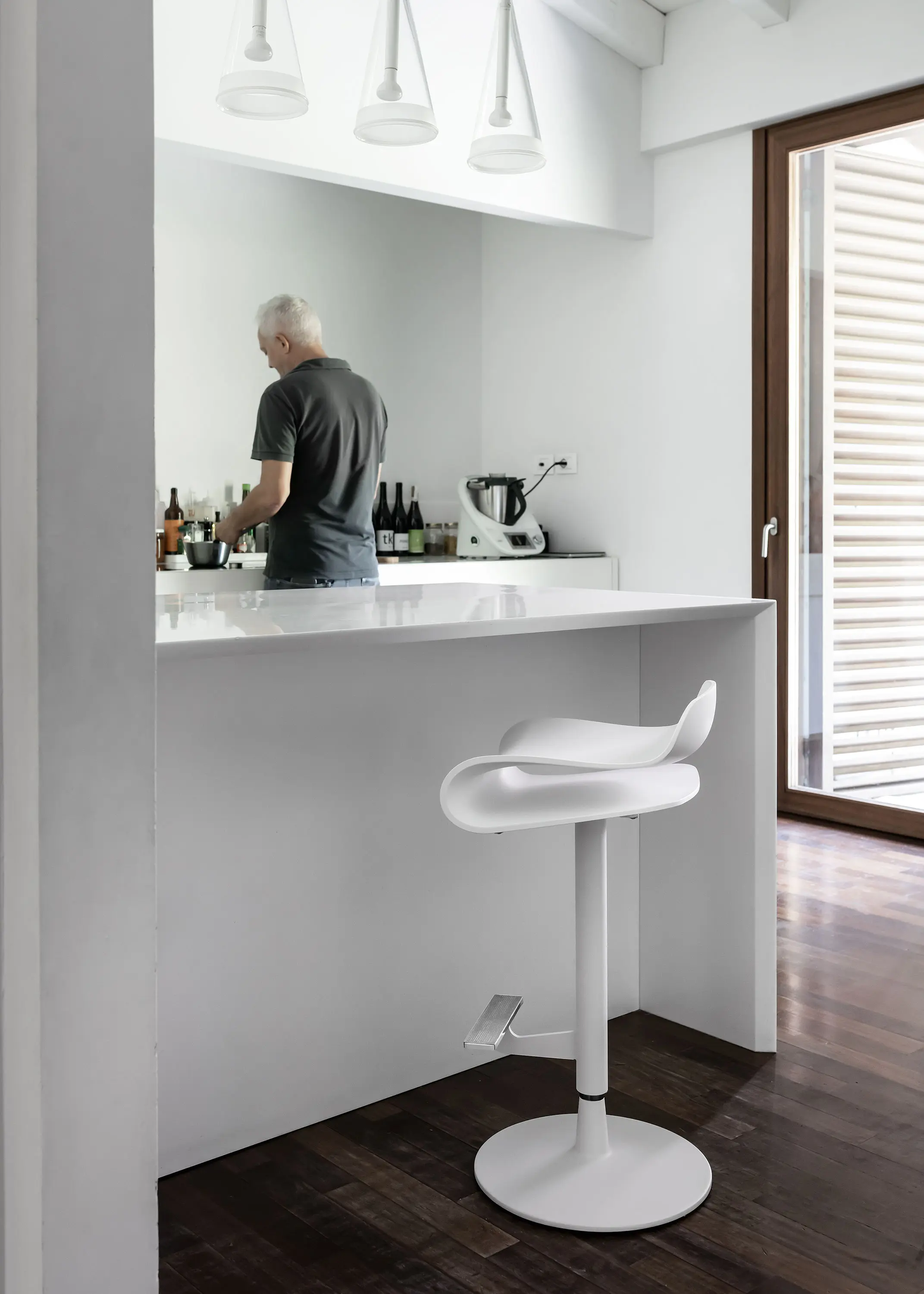 Kristalia - BCN stool on woolen base
