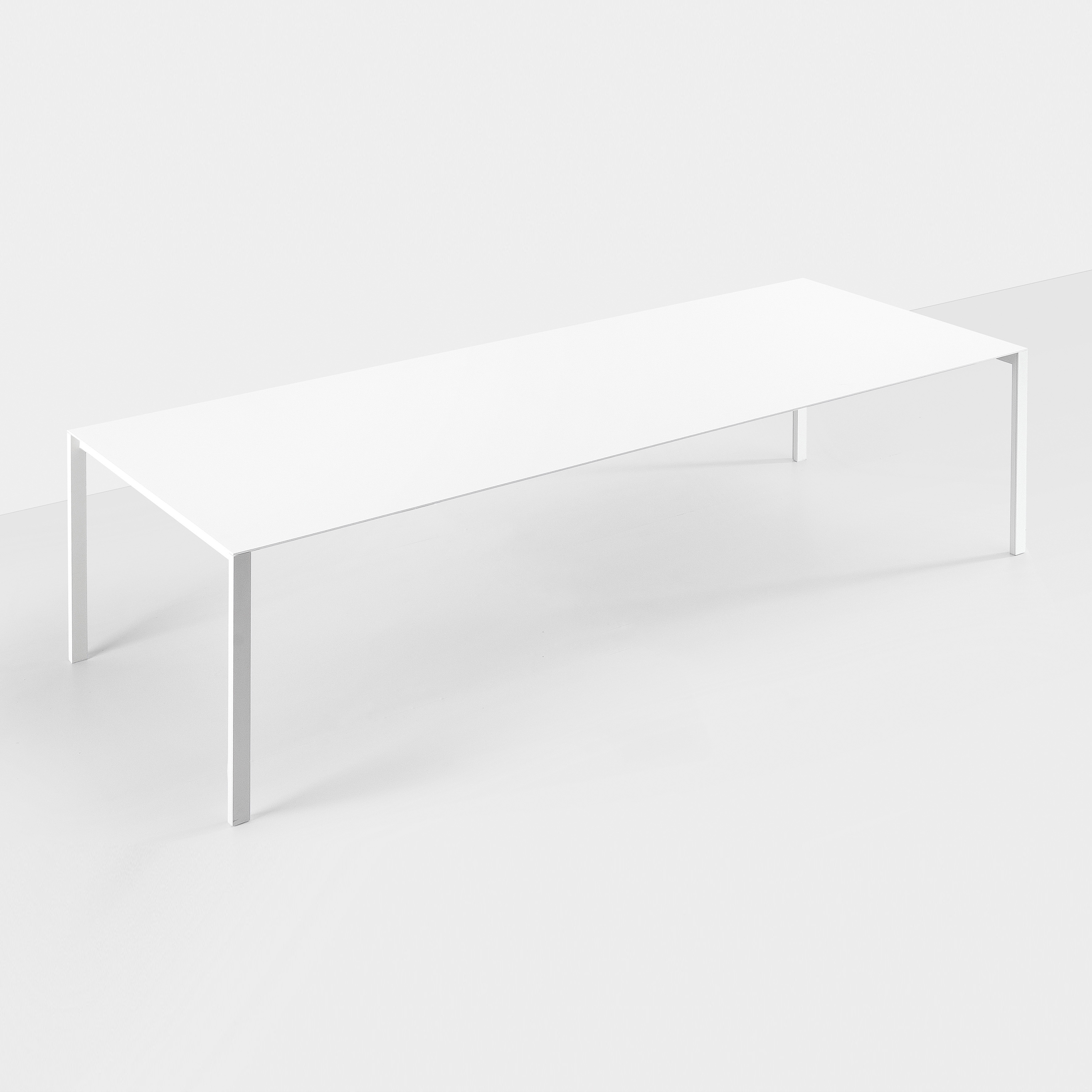Produkt Thin-K aluminium Tisch des Herstellers Kristalia anzeigen