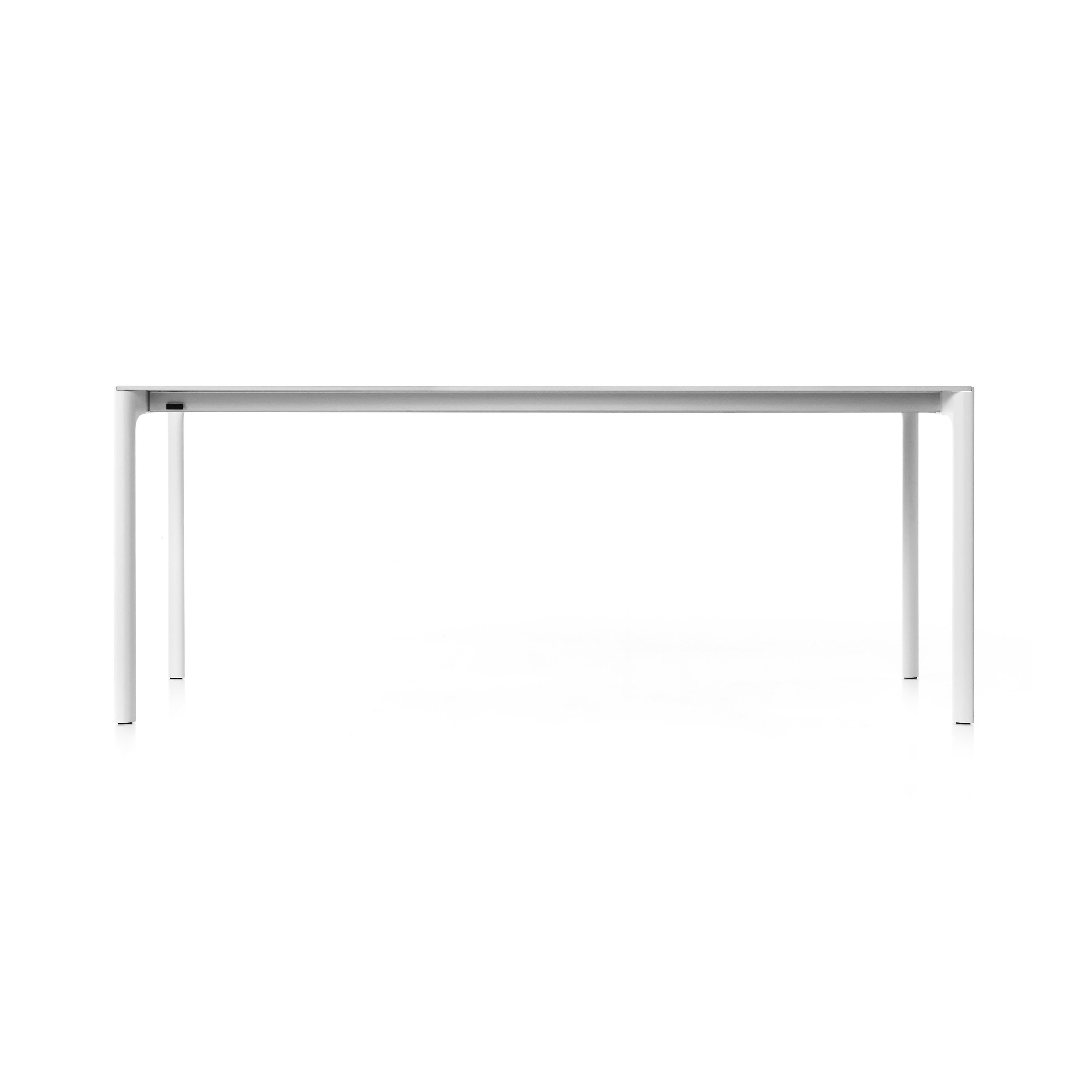 Afficher le produit Maki table du fabricant Kristalia