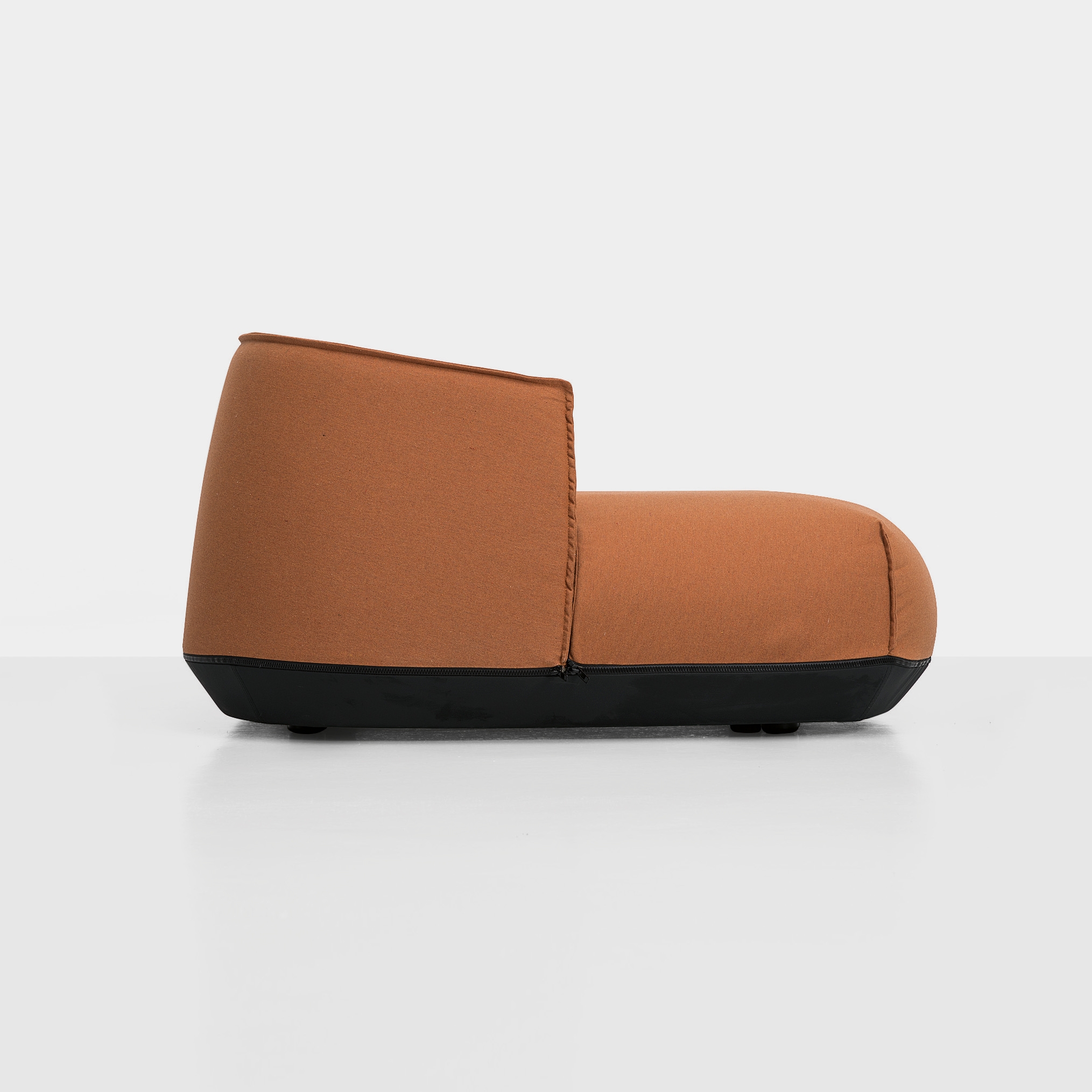 Produkt Brioni Lounge armchair large des Herstellers Kristalia anzeigen