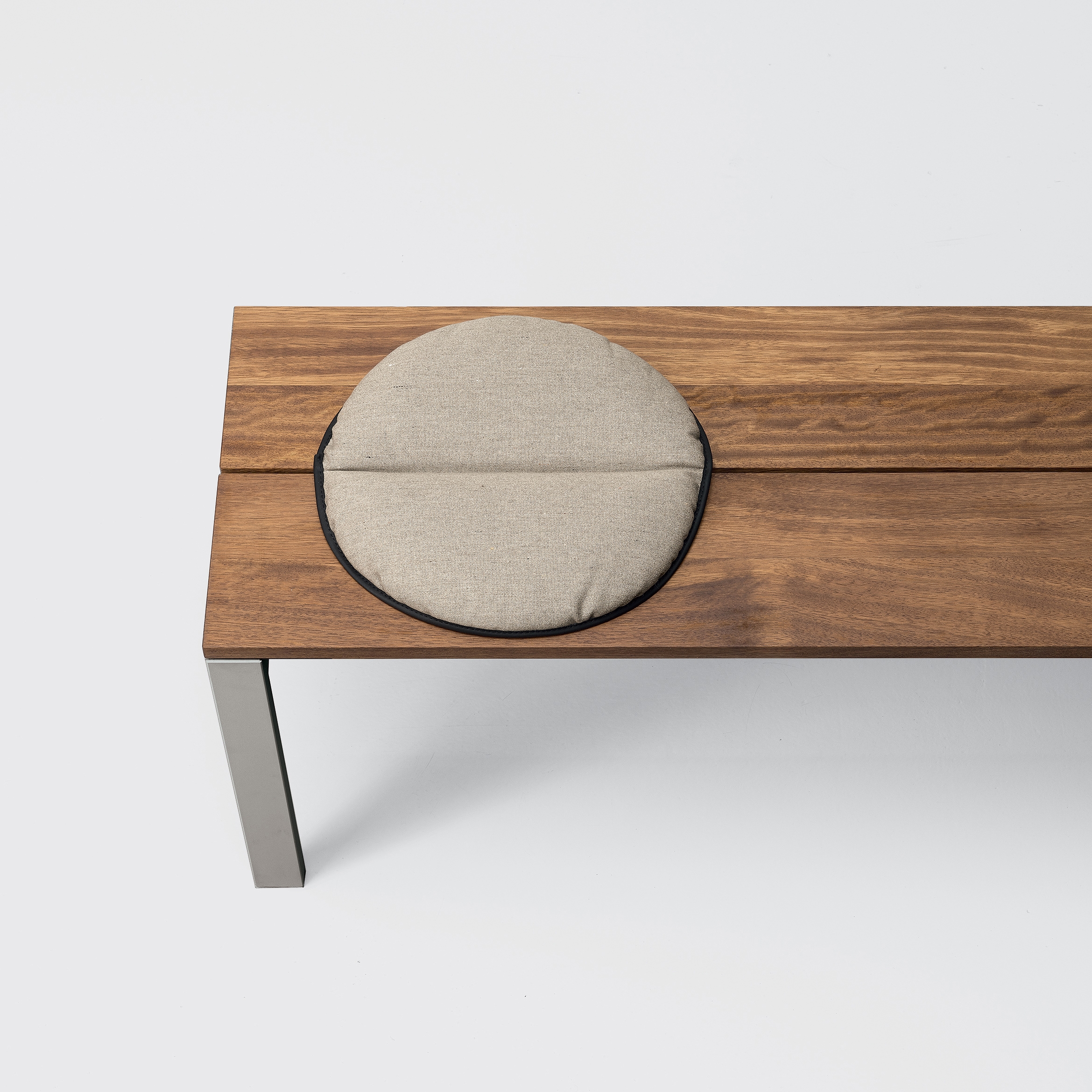 Afficher le produit be-Easy slatted Bench du fabricant Kristalia