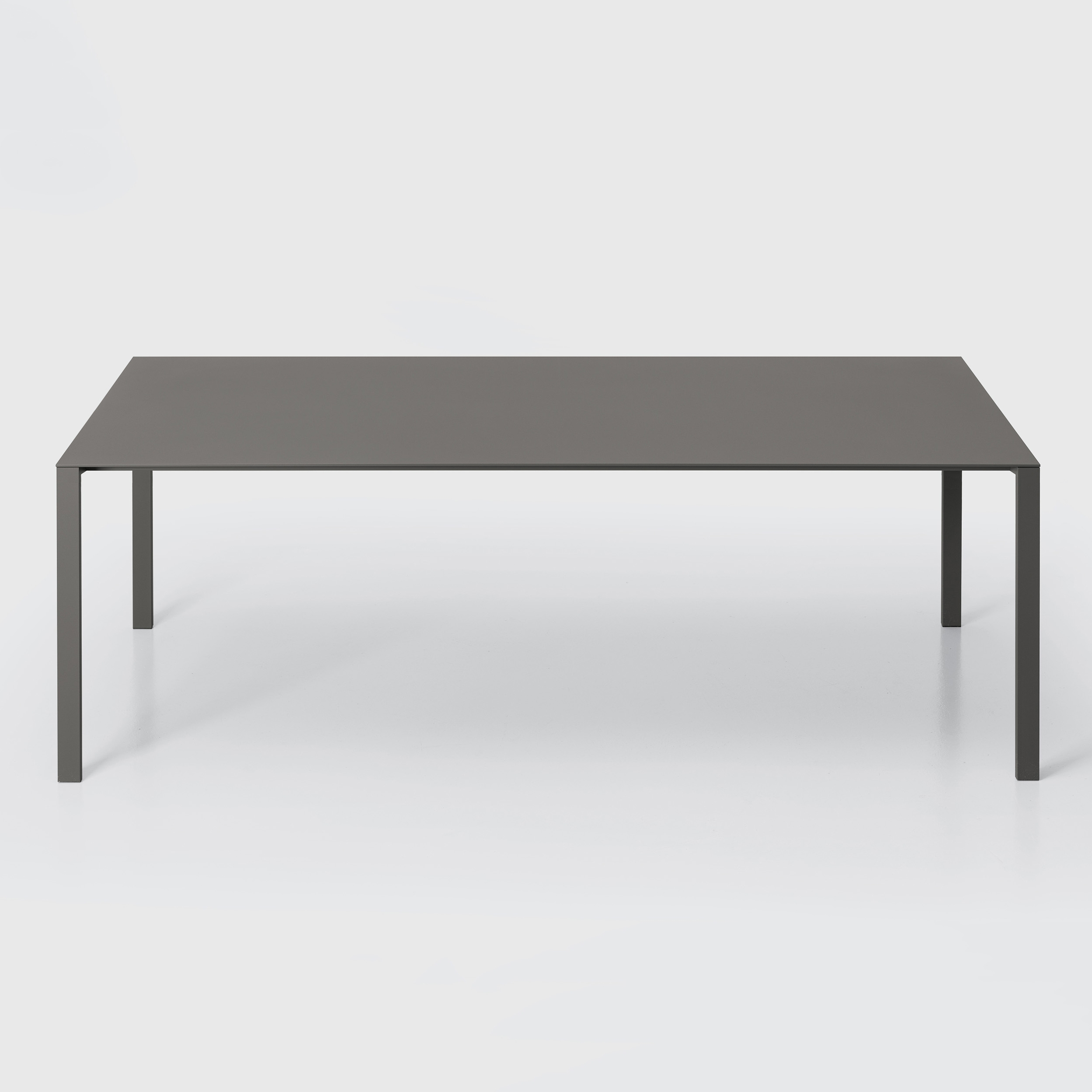Thin-K aluminium table