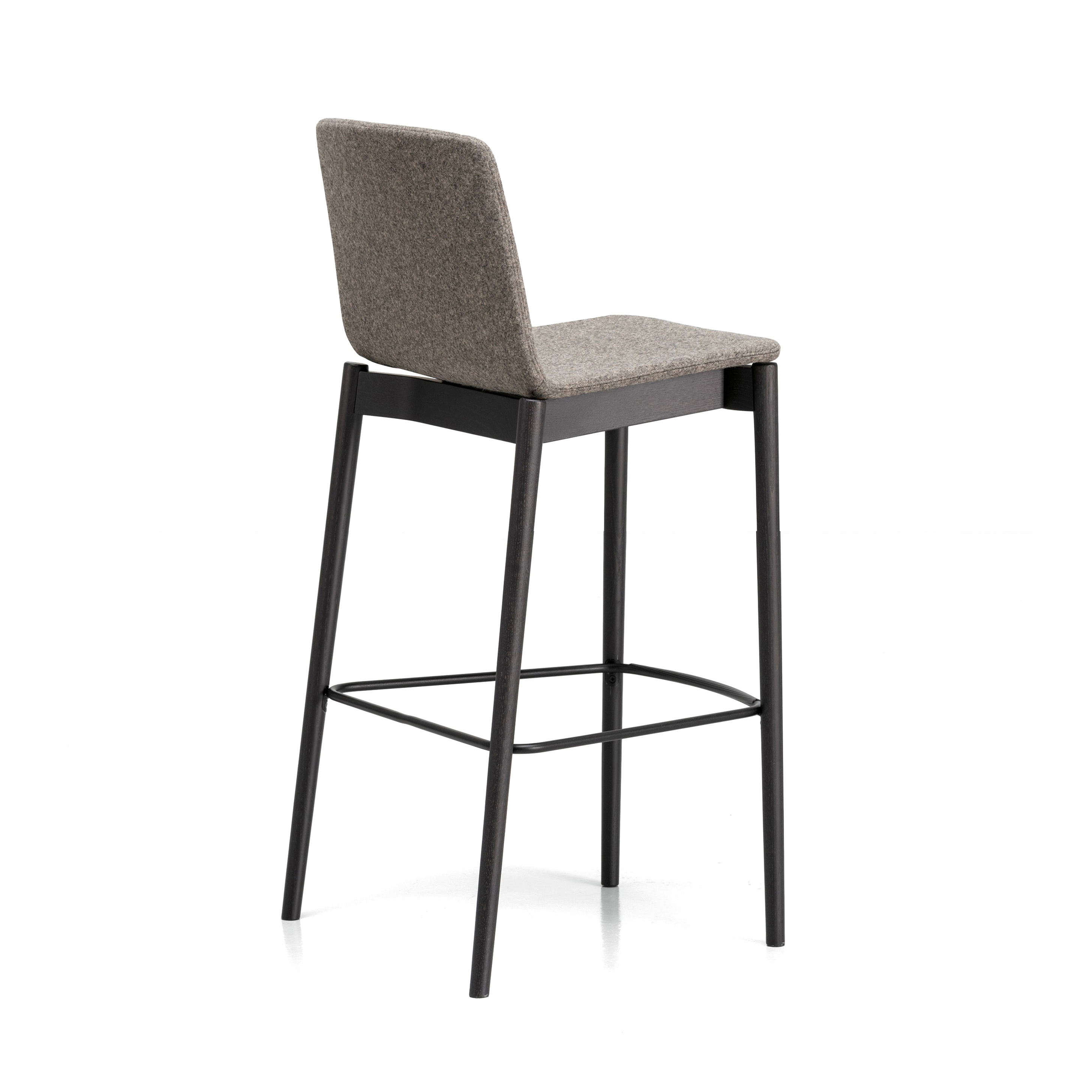 Mostra il prodotto Rama Wood stool high back del produttore Kristalia