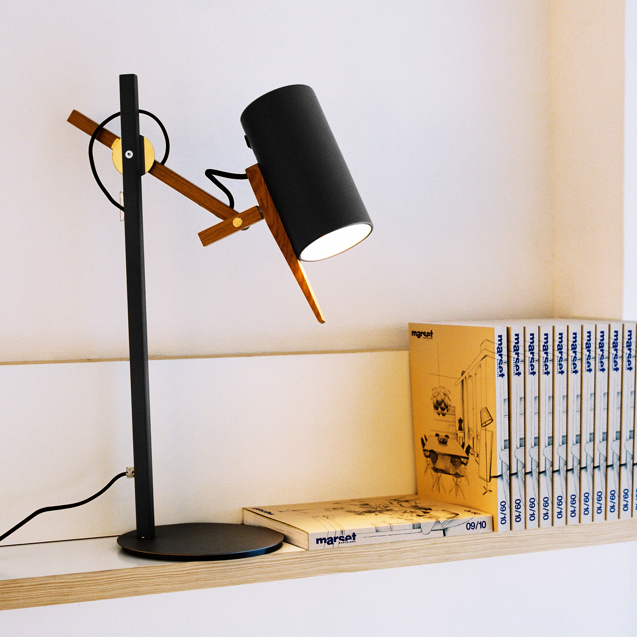 Mostra il prodotto Scantling S Black del produttore Marset