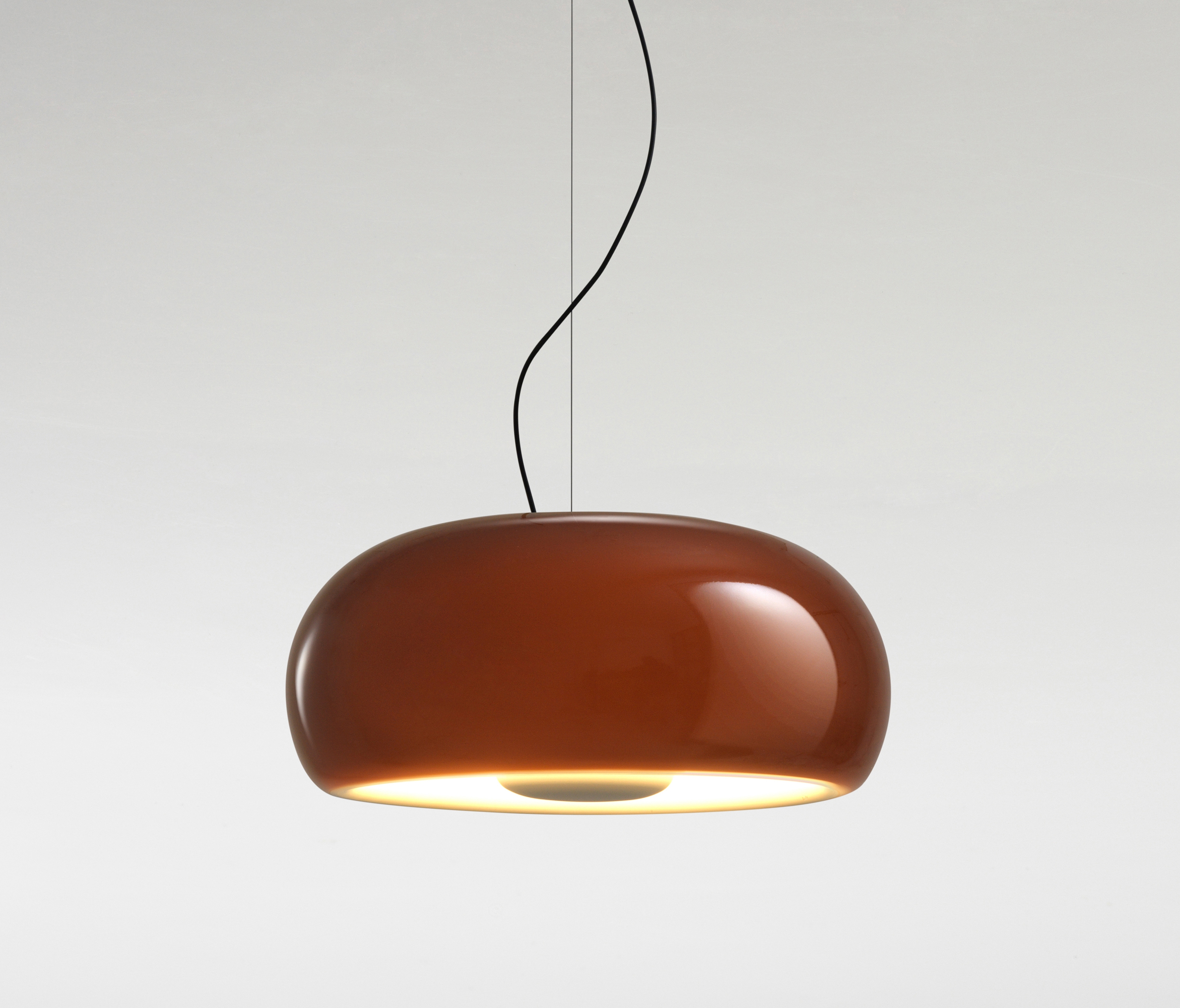 Mostra il prodotto Vetra 43 Amber del produttore Marset