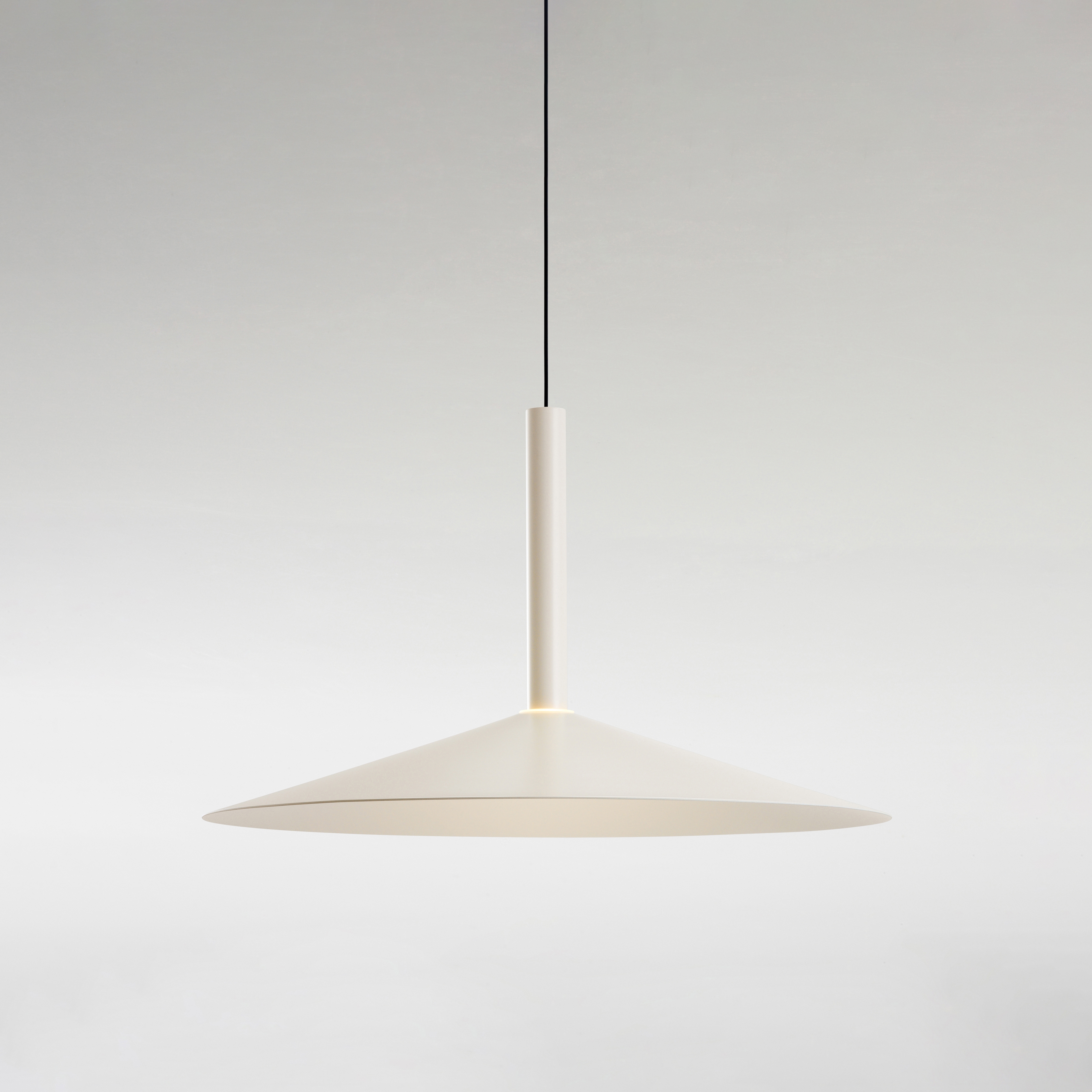 Produkt Milana 47 Oyster white des Herstellers Marset anzeigen