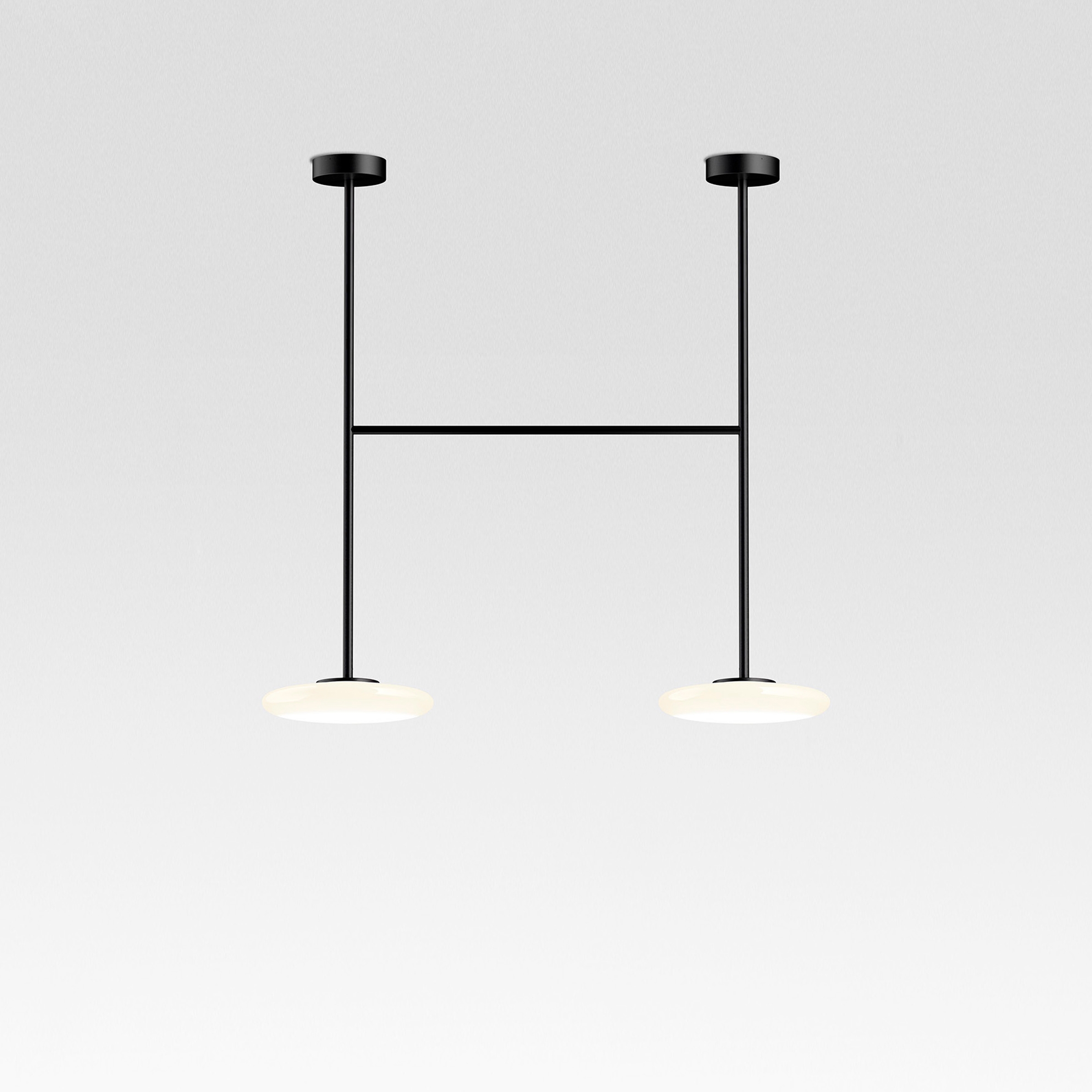 Vertoon produk Ihana x2 100 Black van vervaardiger Marset