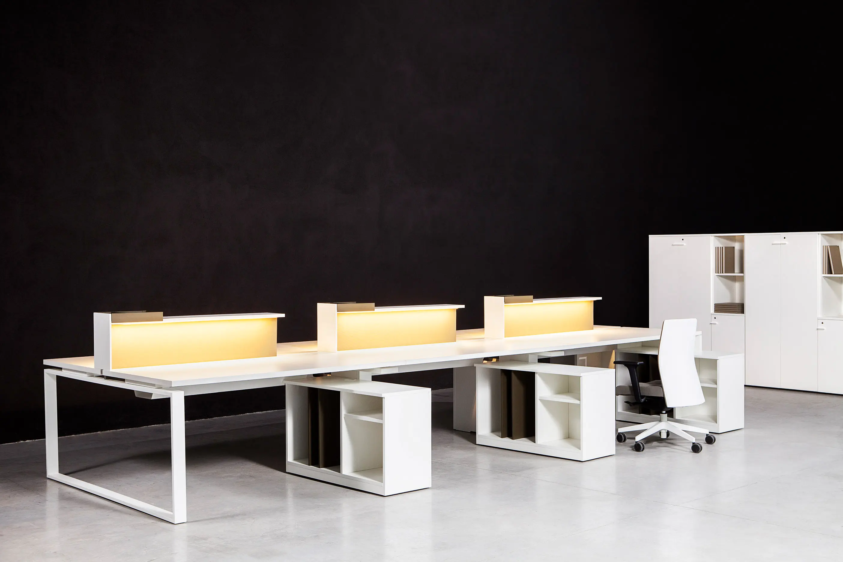 AKABA - Bat Office