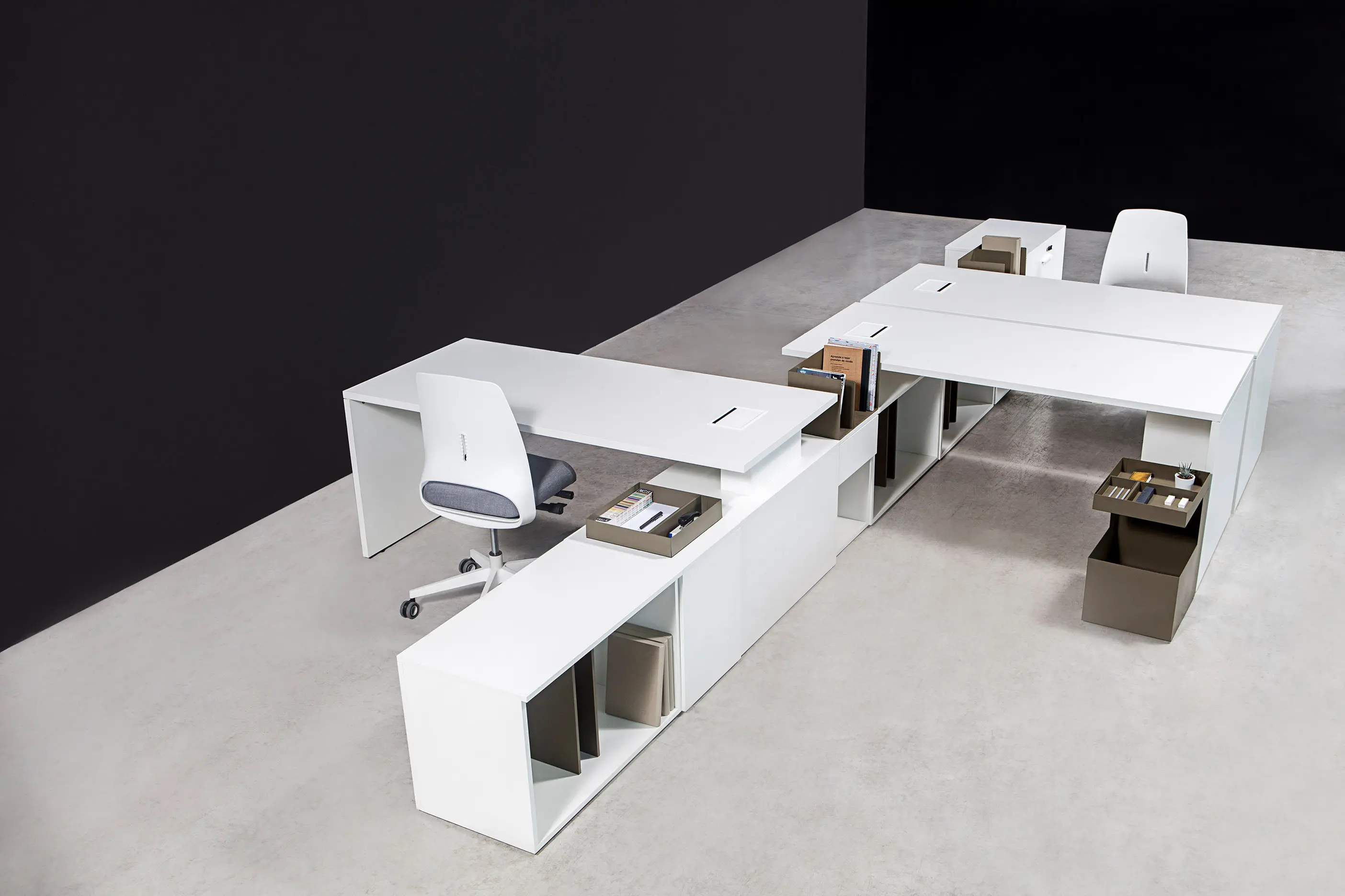 AKABA - Bat Office