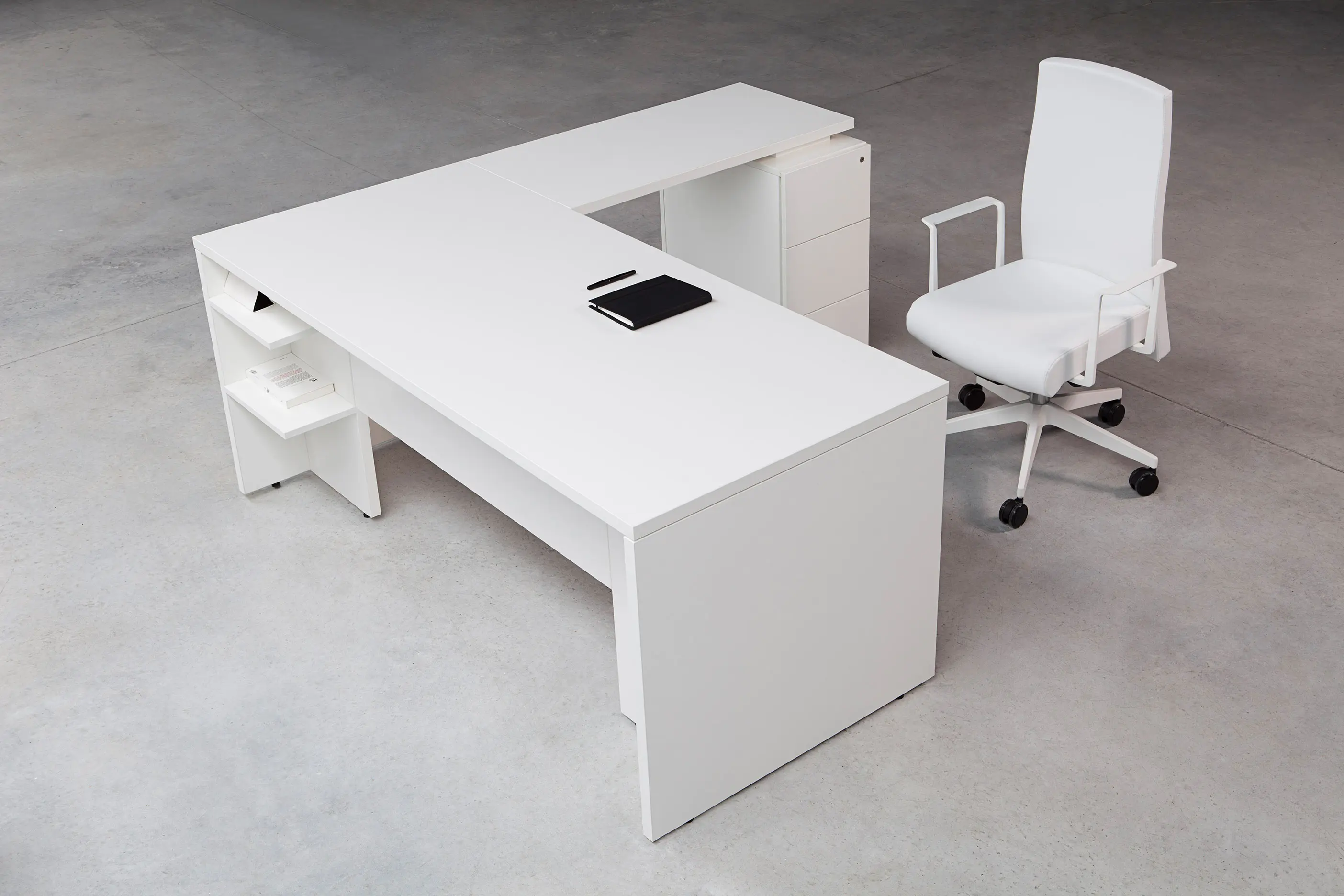 AKABA - Bat Office