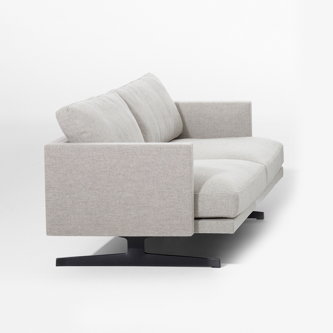 Afficher le produit Steeve 2 seater sofa du fabricant Arper