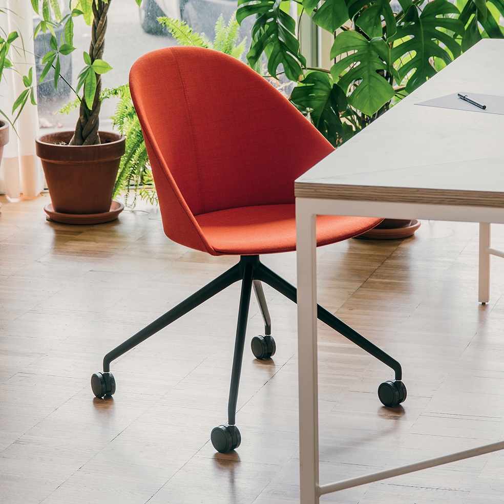 Display product Cila - Trestle On Castors from manufacturer Arper