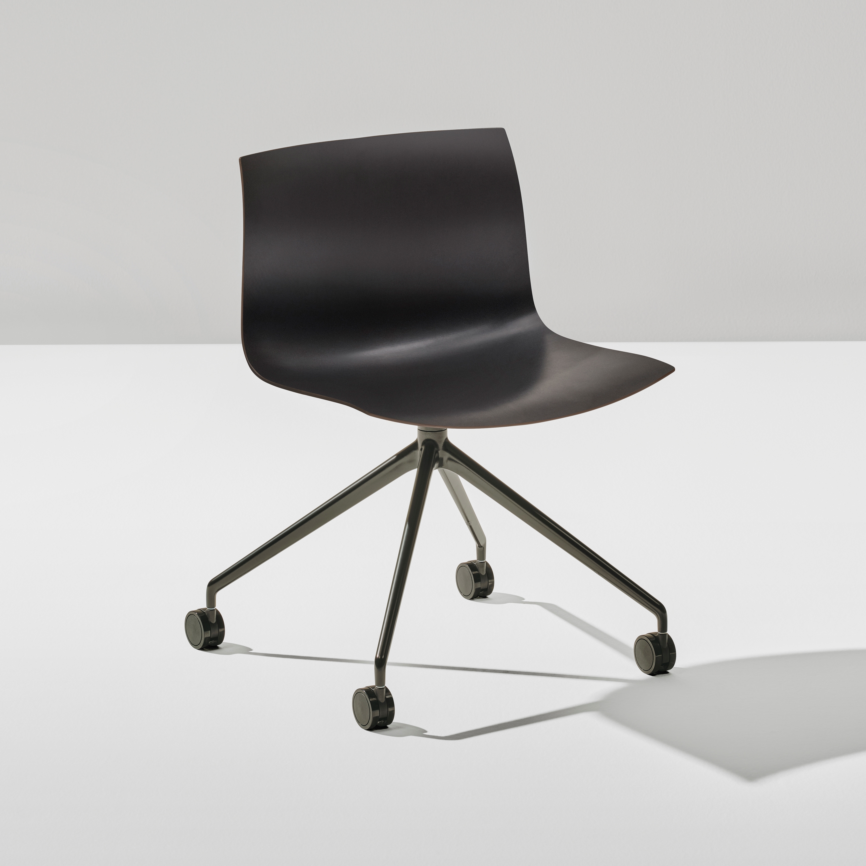 Vertoon produk Catifa Carta - Trestle on castors van vervaardiger Arper
