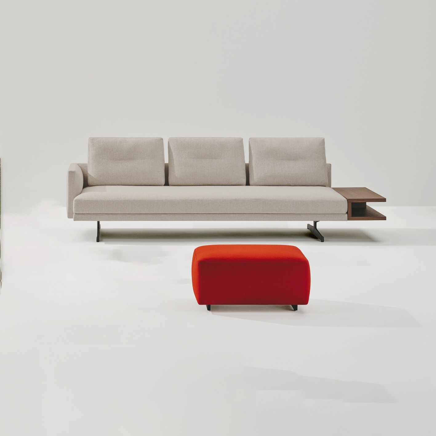 Display product Steeve Lou - 3 Seats from manufacturer Arper