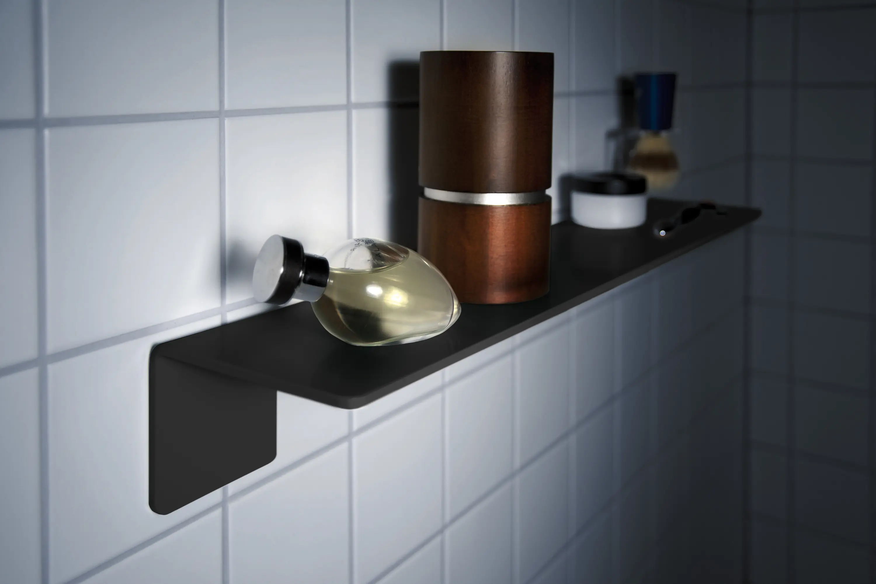 Radius Design - radius puro bathroom shelf